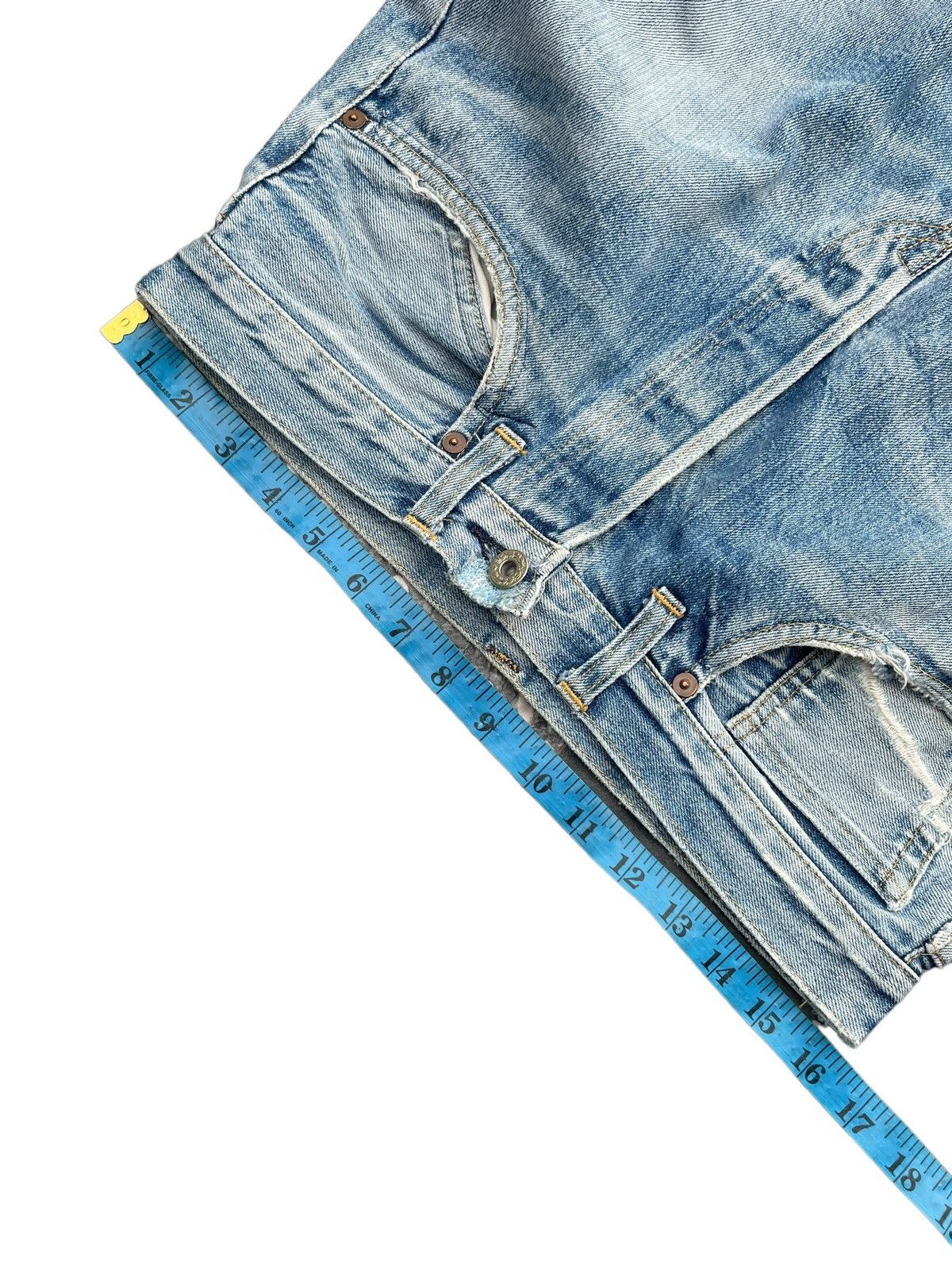 Levi's Vintage 1999 Levis 501 E 1944 Selvedge Distresed Size US 32 / EU 48 - 22 Thumbnail