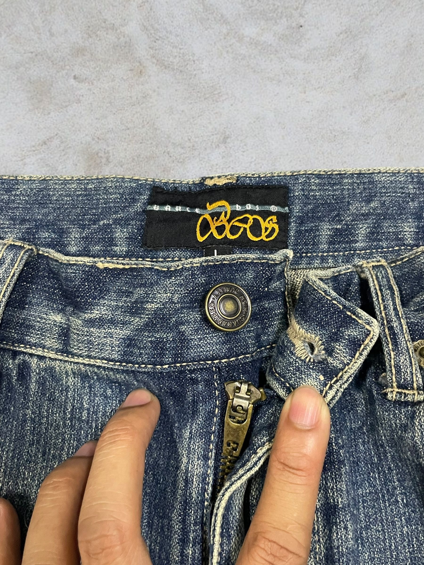 Japanese Brand Vintage Japanese Distressed Sand Washed Whiskering Jeans Size US 32 / EU 48 - 9 Thumbnail