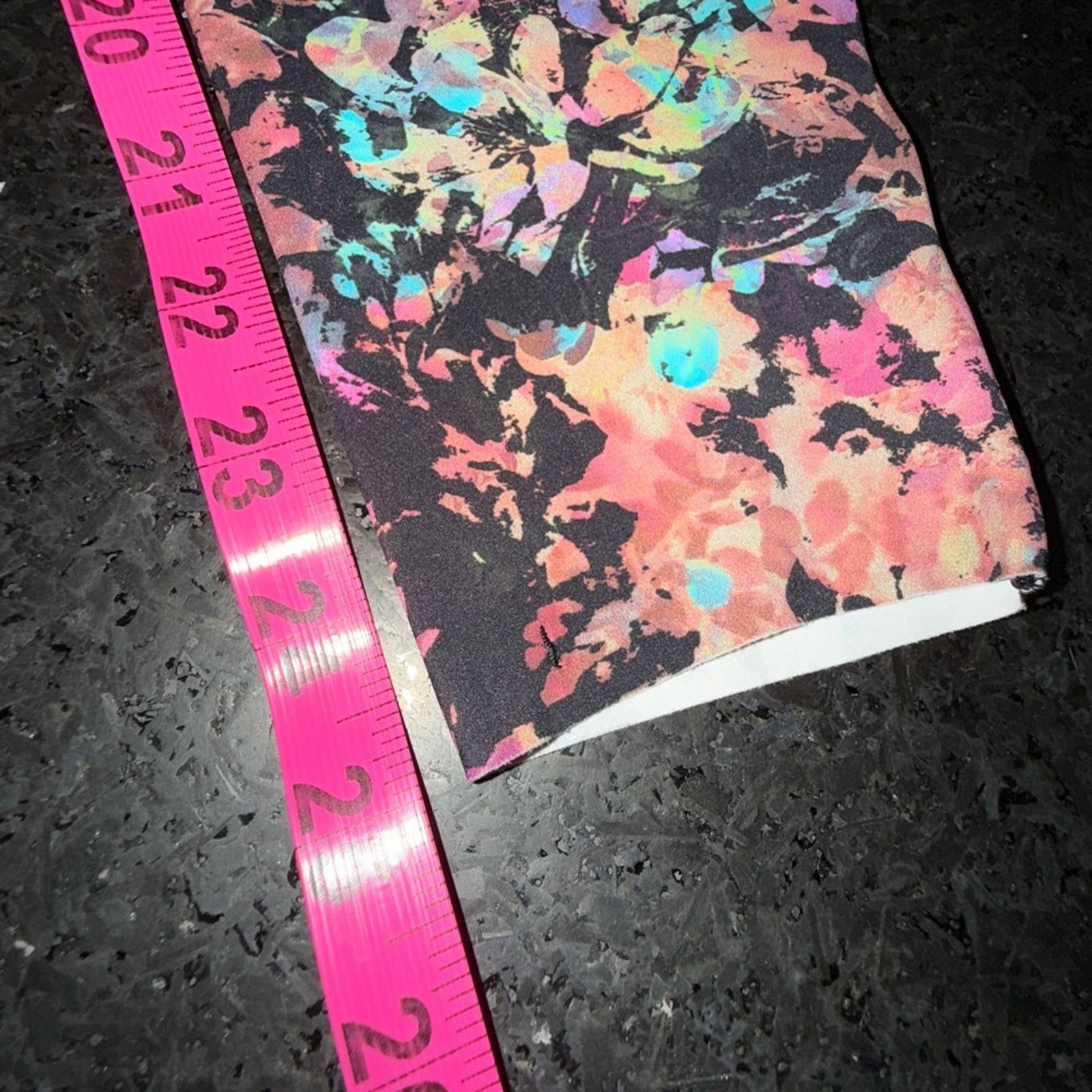 Lululemon LULULEMON Base Pace Crop 25” Stencil Blossom Red Multi SZ 2 Size 26" / US 2 / IT 38 - 10 Thumbnail