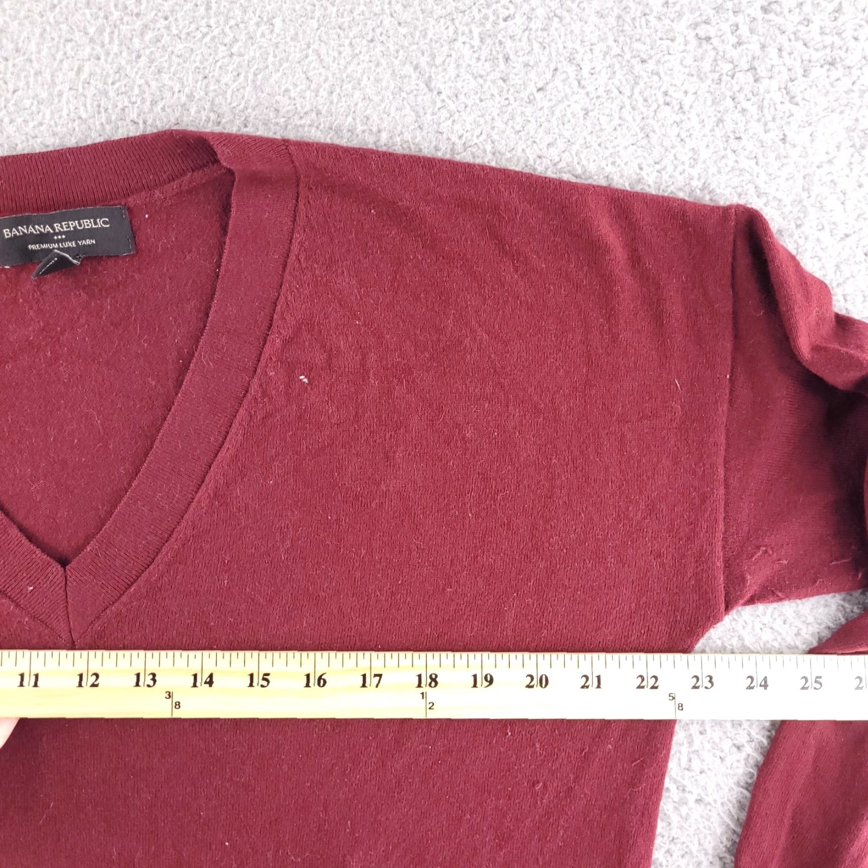 Banana Republic V Neck Sweater Banana Republic Womens Large Red Cotton Cashmere Blend Luxe Yarn Size L / US 10 / IT 46 - 4 Thumbnail