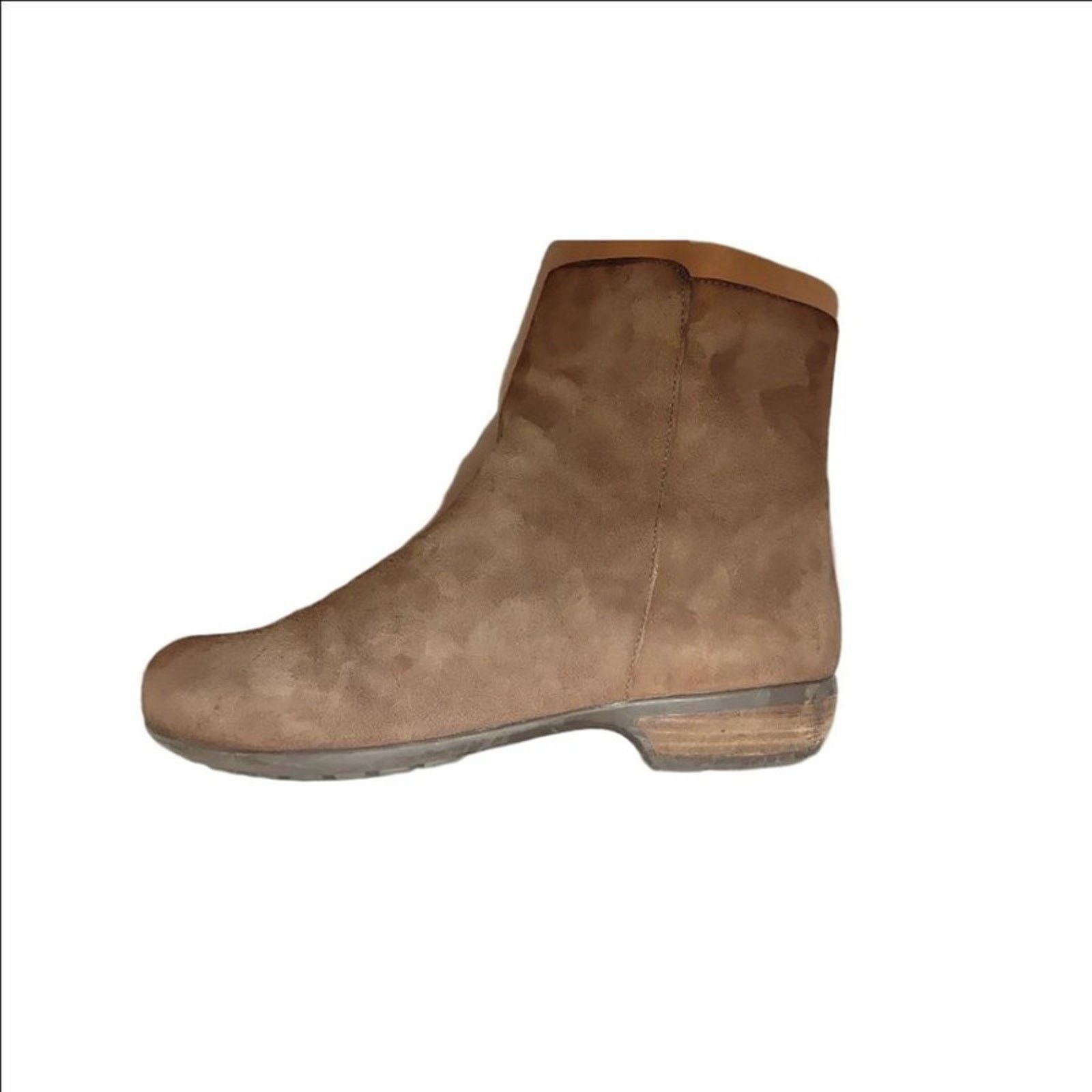 The Unbranded Brand Walking Cradles Elise Suede Ankle Boot Size 7M Size US 7.5 / IT 37.5 - 1 Thumbnail