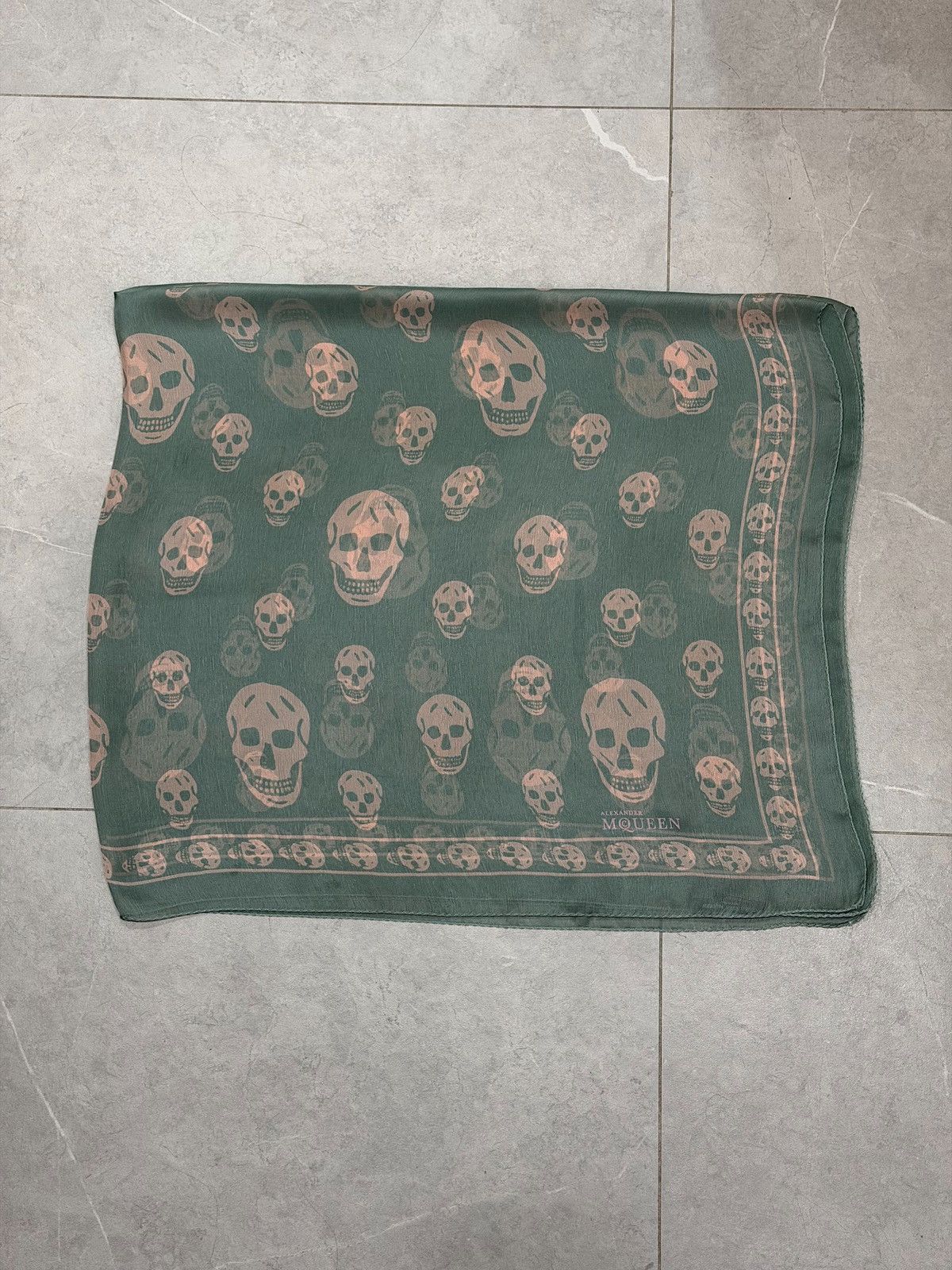 Alexander McQueen ALEXANDER MCQUEEN Skull Silk Scarf Kanye Wool Fakemink Logo Size ONE SIZE - 9 Thumbnail