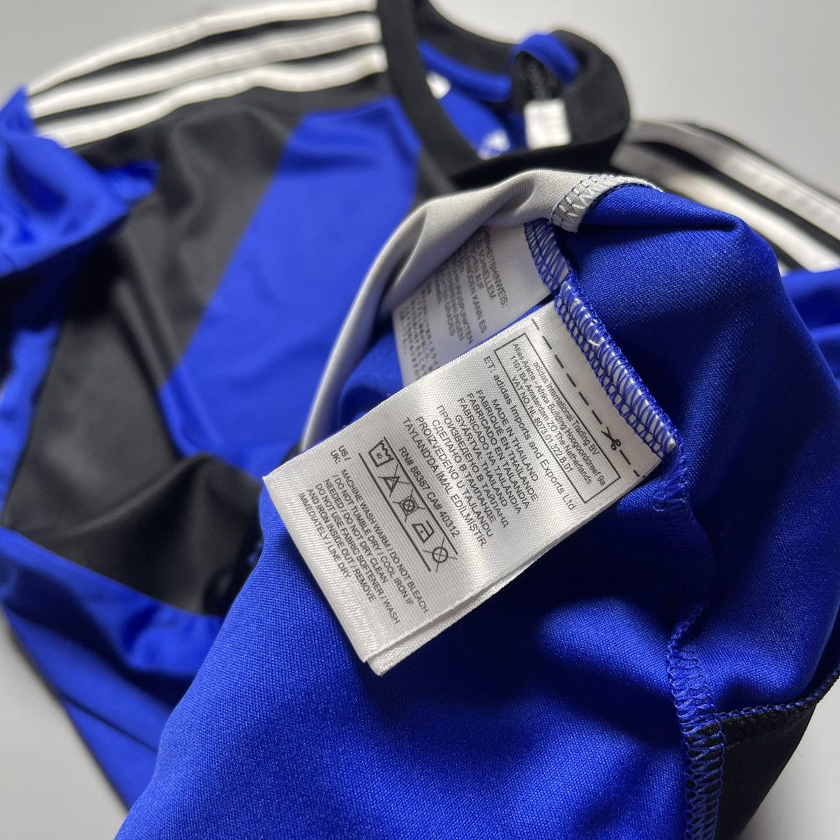 Vintage ADIDAS SOCCER FOOTBALL LONG SLEEVE JERSEY 9-10 Y SIZE Size US XXS / EU 40 - 8 Thumbnail