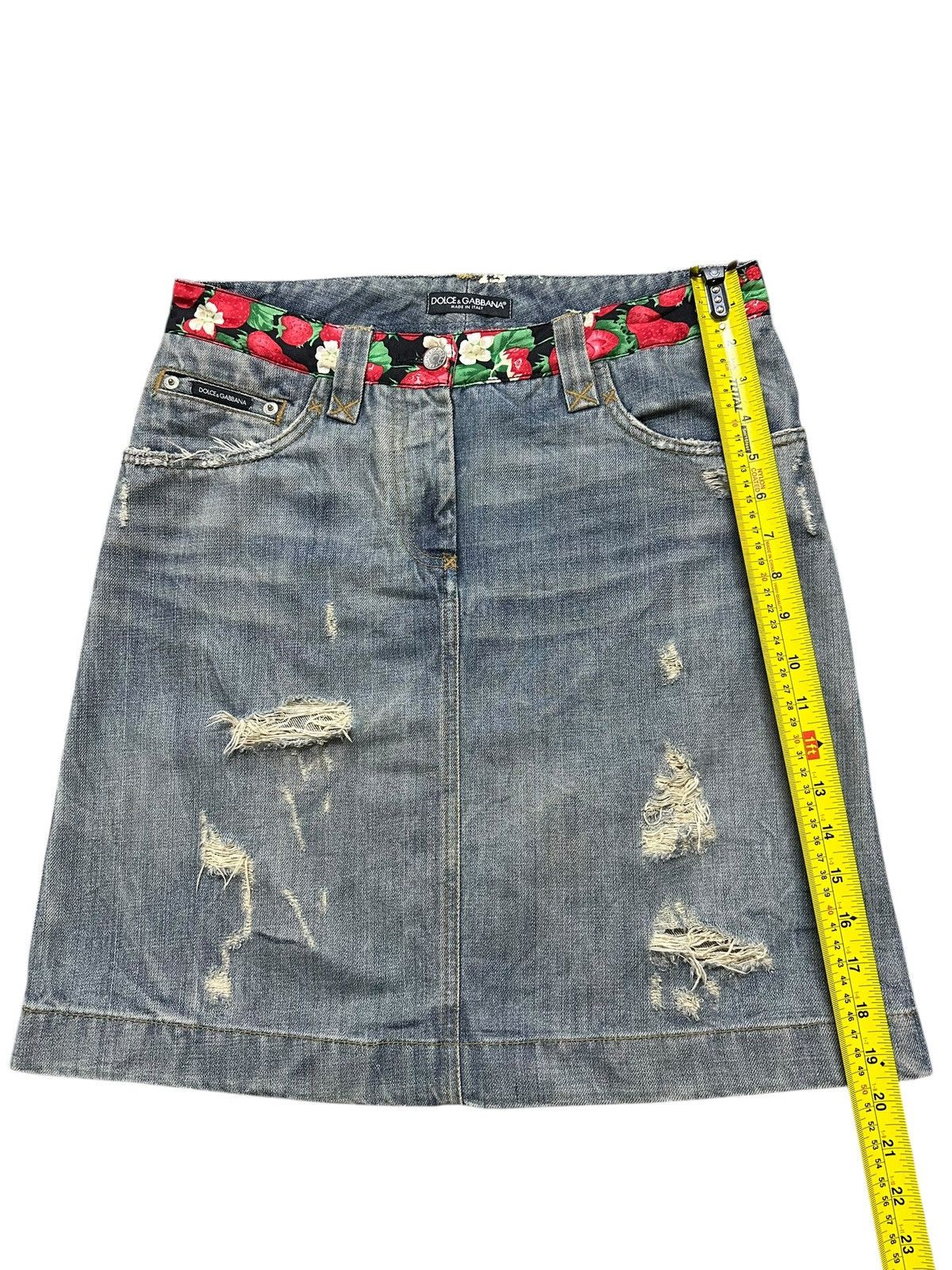 Dolce & Gabbana Vintage Dolce & Gabbana Faded Wash Distressed Style Skirt Size 30" / US 8 / IT 44 - 4 Thumbnail