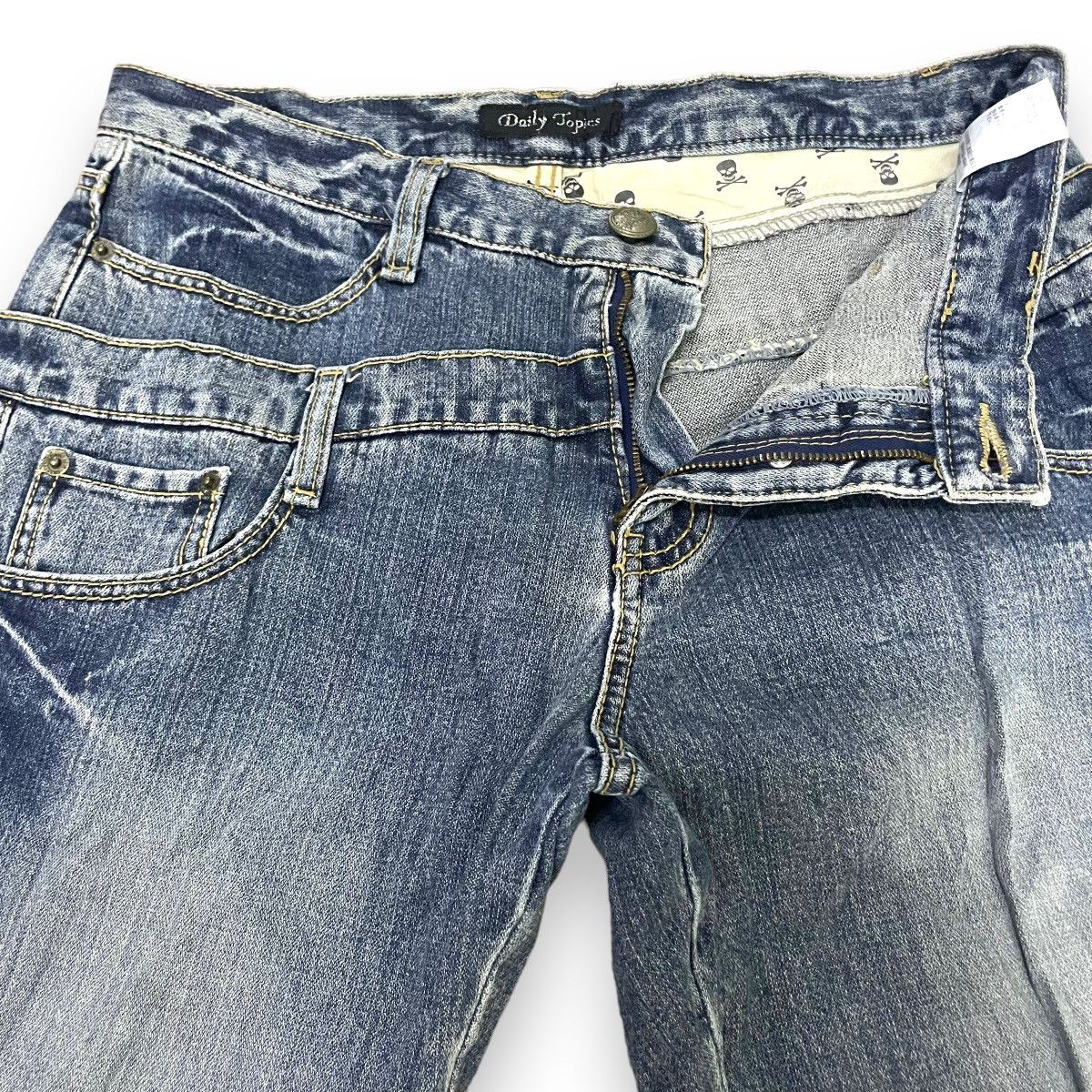 20471120 × Beauty Beast × Japanese Brand 🇯🇵☠️ DAILY TOPICS DOUBLE WAIST SKULL DENIM PANTS Size US 30 / EU 46 - 7 Thumbnail