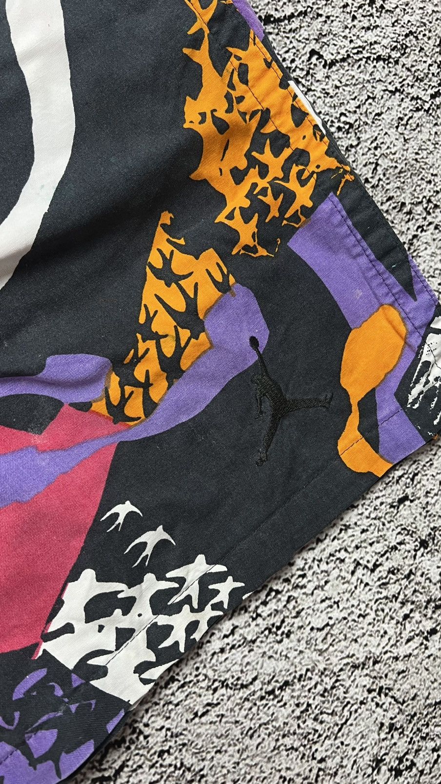 Jordan Brand VTG 90’s Nike air Jordan brand overprinted abstract shorts Size US 32 / EU 48 - 3 Thumbnail