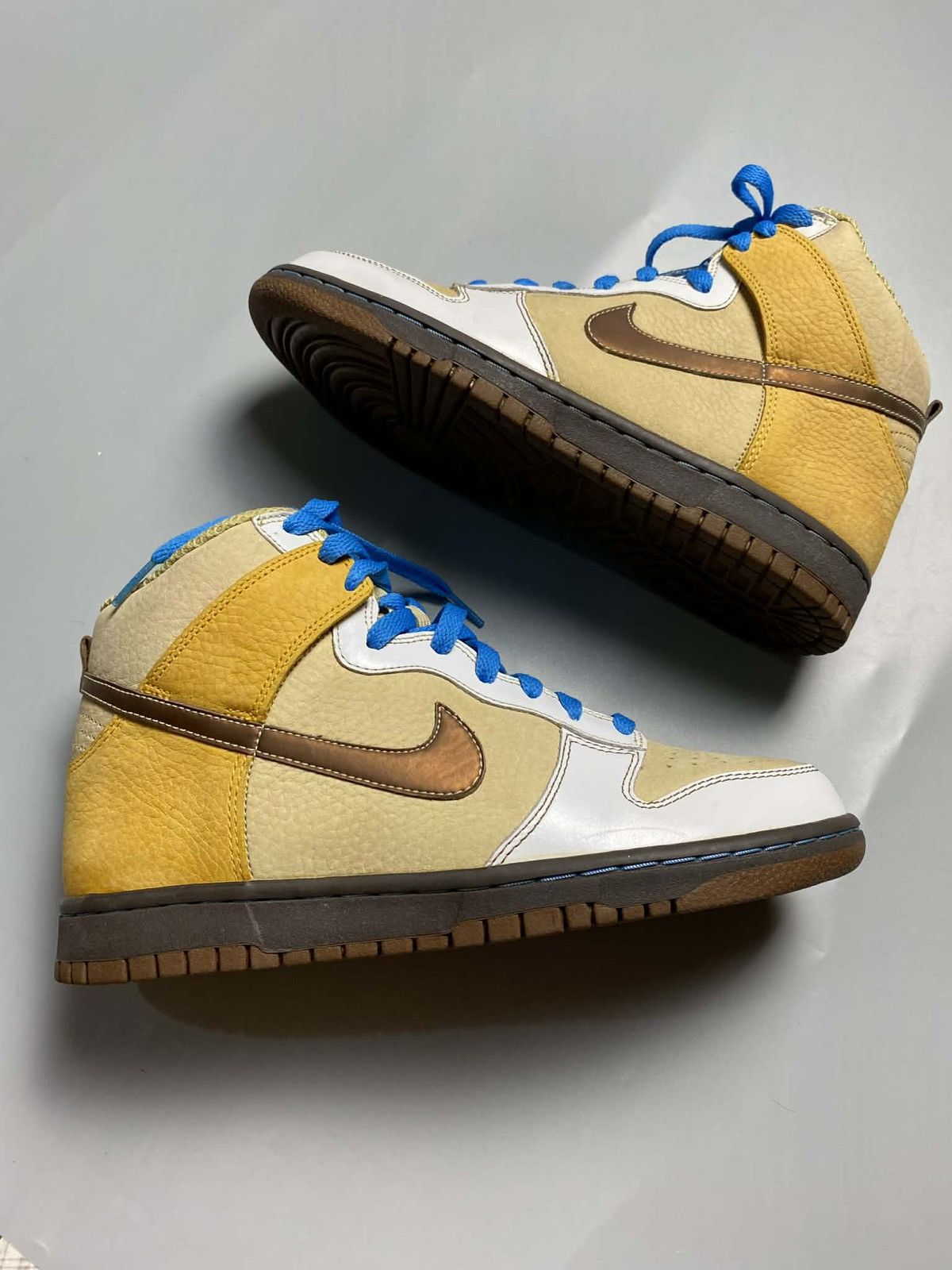 Nike SB nike Dunk high “Vegas Gold/Bison white” sneaker Size US 8 / EU 41 - 1 Thumbnail