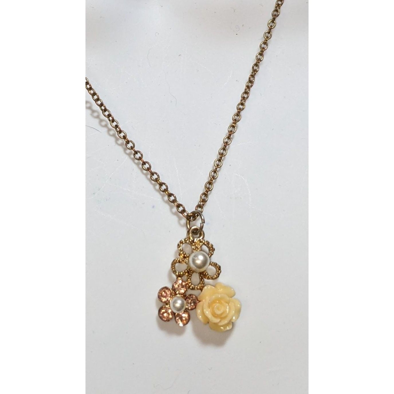 Other Whimsical Cottagecore Floral Pendant Necklace With Pearl & R Size ONE SIZE - 1 Thumbnail