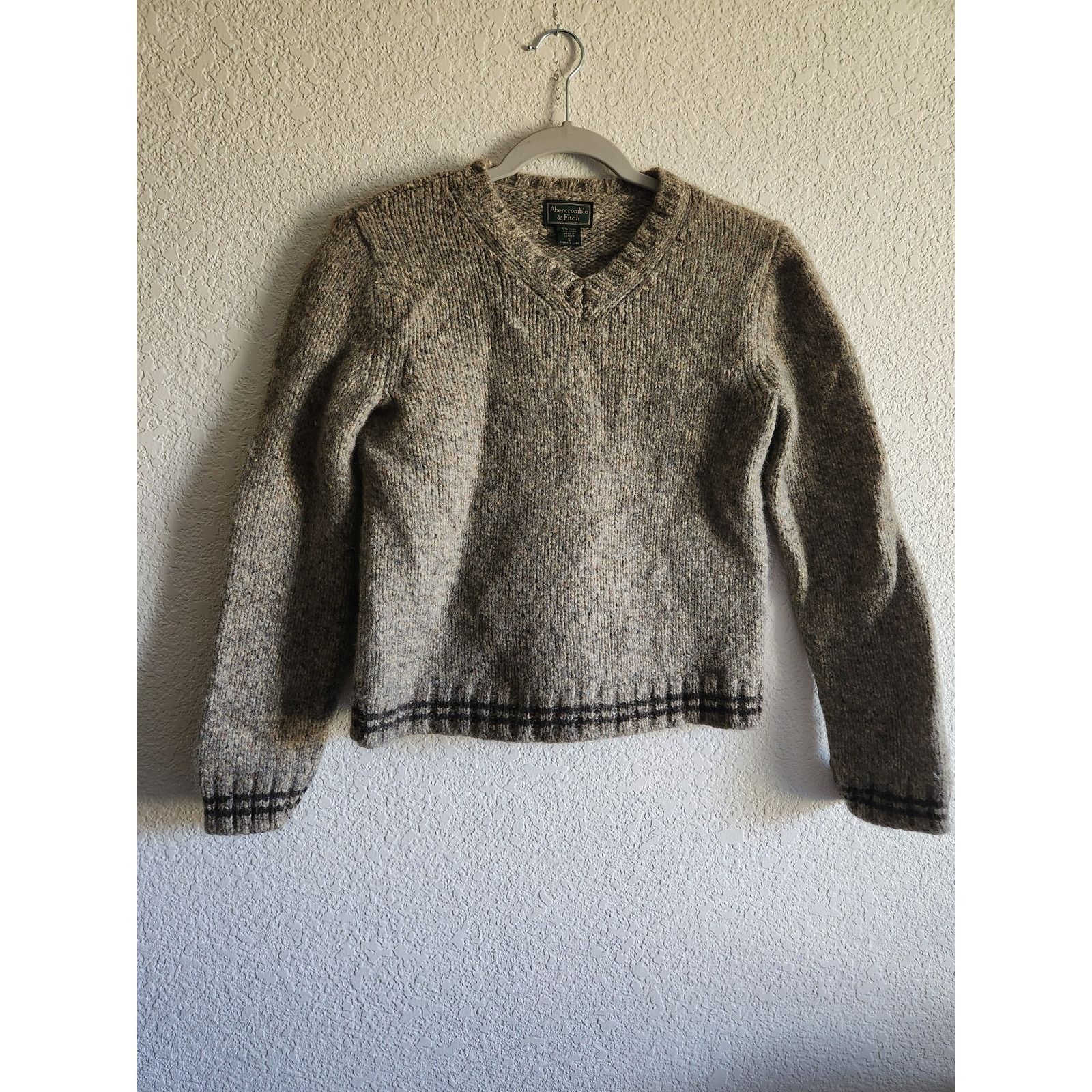 Abercrombie & Fitch Vtg Abercrombie & Fitch V-Neck Women's Wool Sweater-Sm Size S / US 4 / IT 40 - 1 Thumbnail