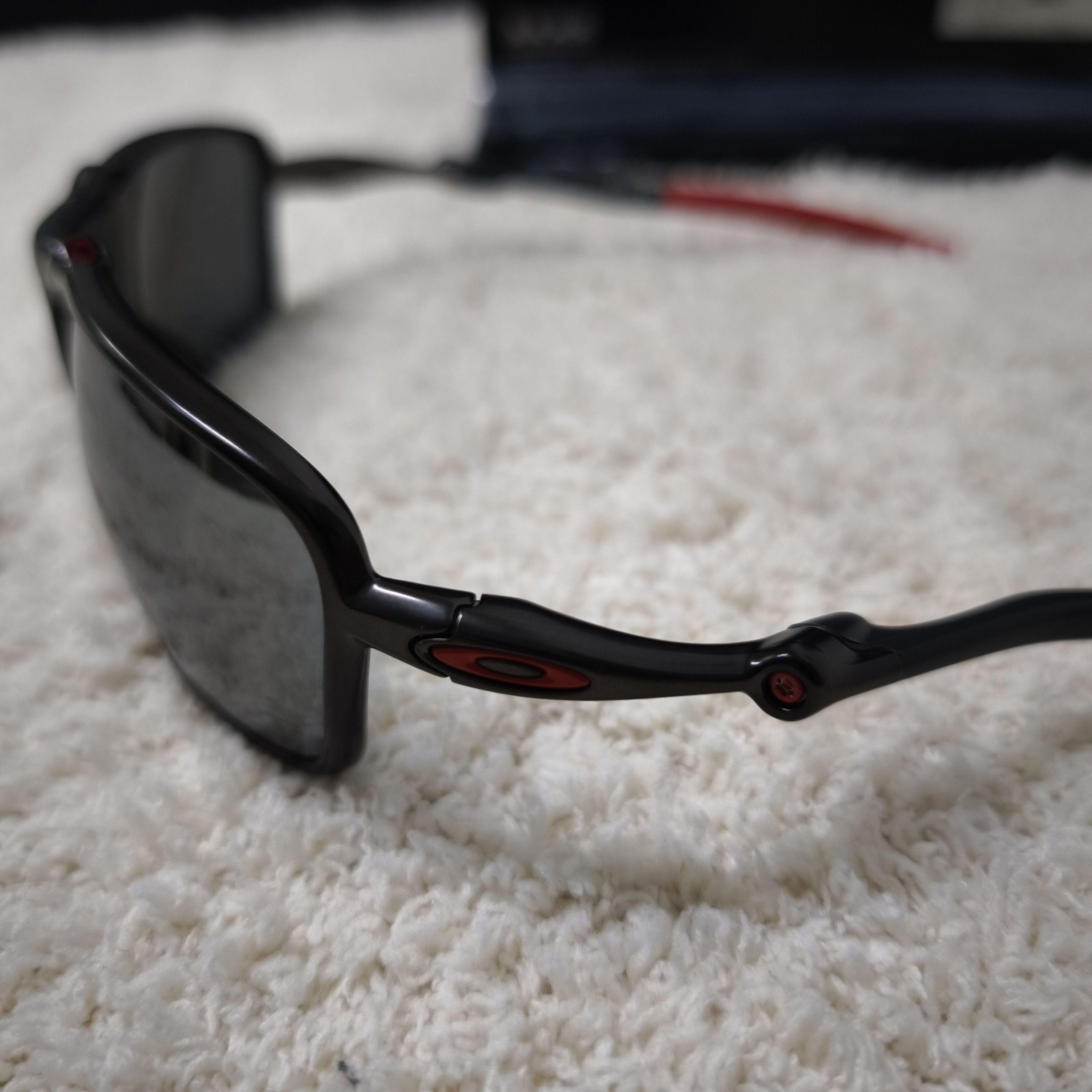 Oakley Oakley Badman Dark Carbon Black Iridium Polarized Size ONE SIZE - 11 Thumbnail