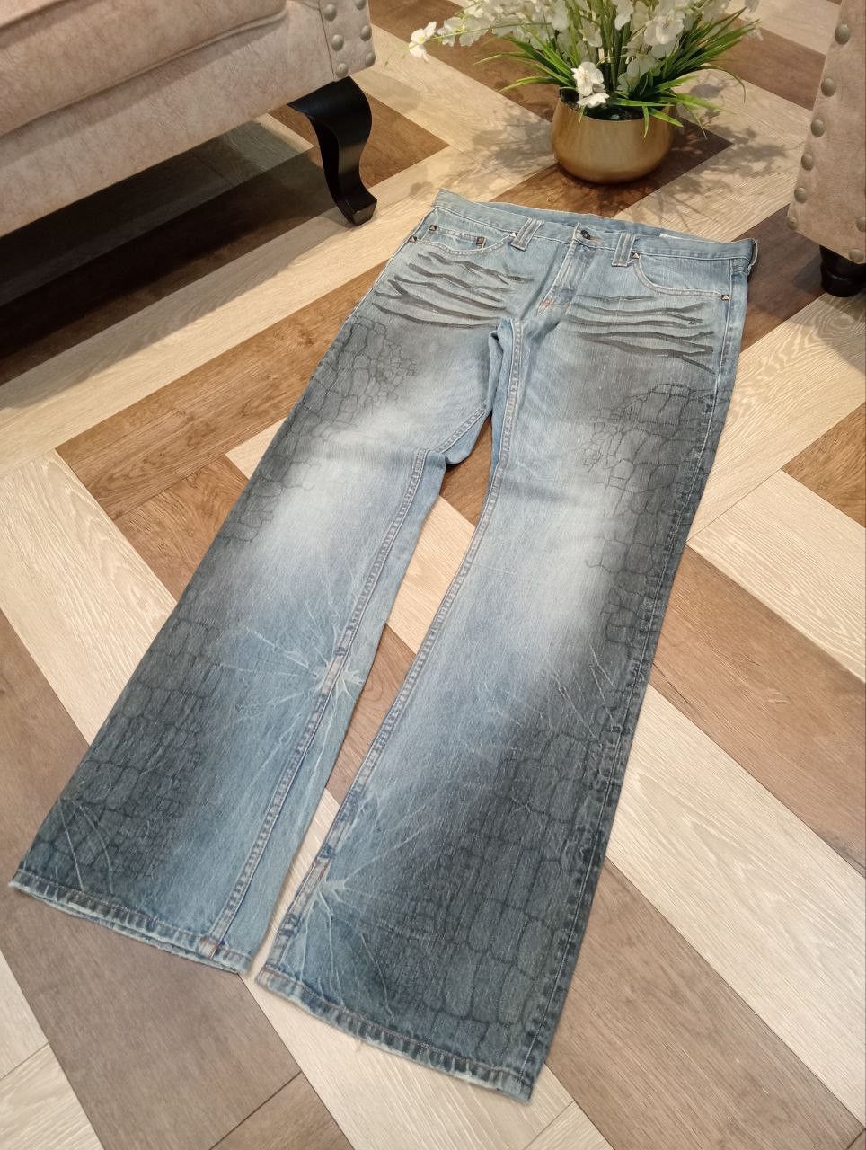 semanticdesign SEMANTIC DESIGN JAPAN BLUE WASHED SNAKE FLARED DENIM PANTS Size US 36 / EU 52 - 3 Thumbnail