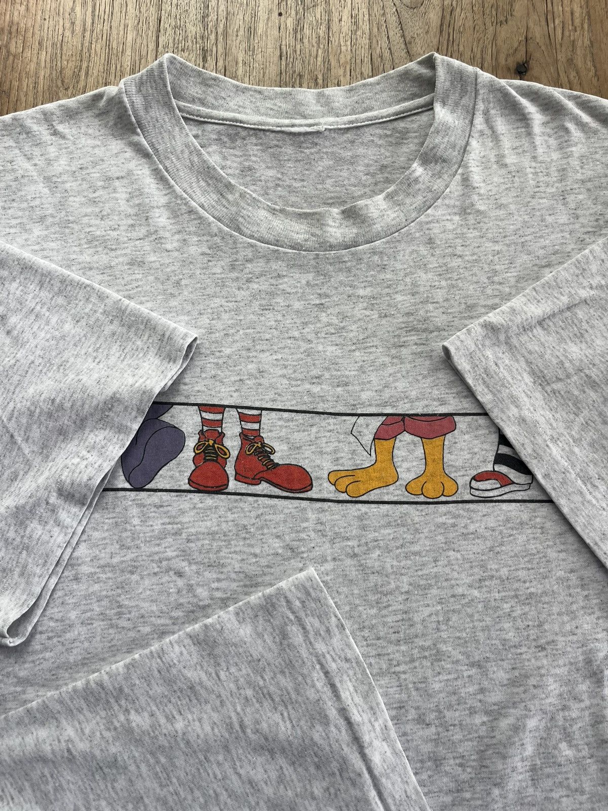 Vintage Vintage McDonald’s Character Feet 90’s Tshirt Size US XL / EU 56 / 4 - 6 Thumbnail
