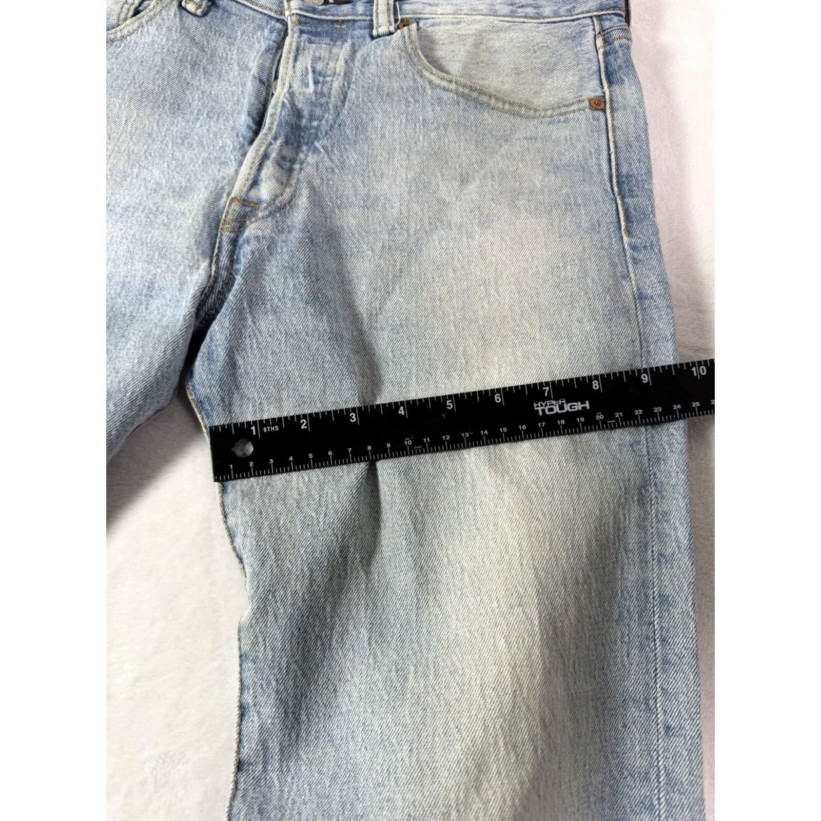 Levi's Levi's 501 Jeans Men's Size 31x32 Straight Leg Light Wash Denim Blue Regular Waist 31 Inseam 32 CT Size US 31 - 7 Thumbnail