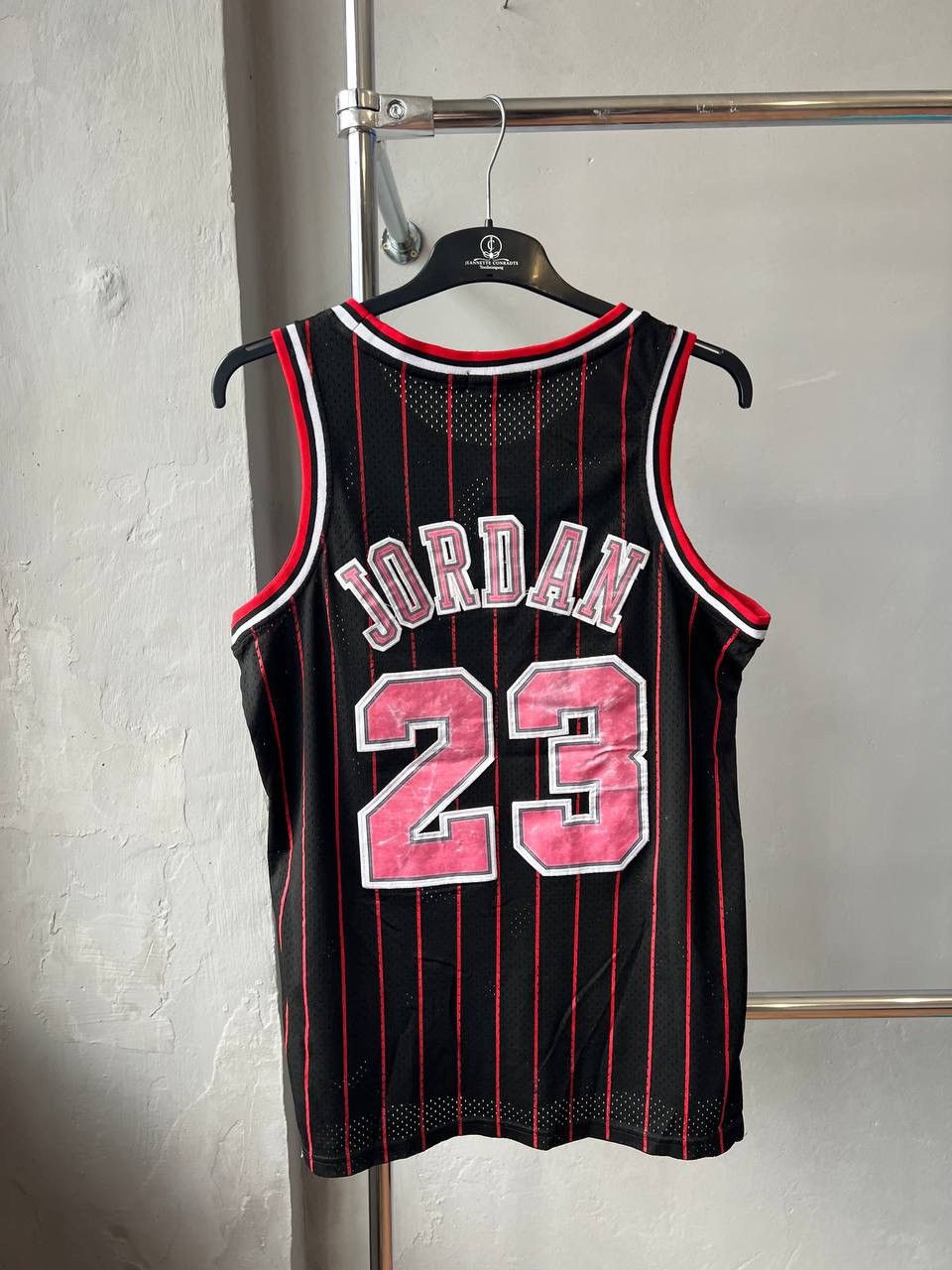 NBA 1097/98 CHICAGO BULLS #23 JORDAN MITCHELL&NESS RARE JERSEY Size US S / EU 44-46 / 1 - 8 Thumbnail