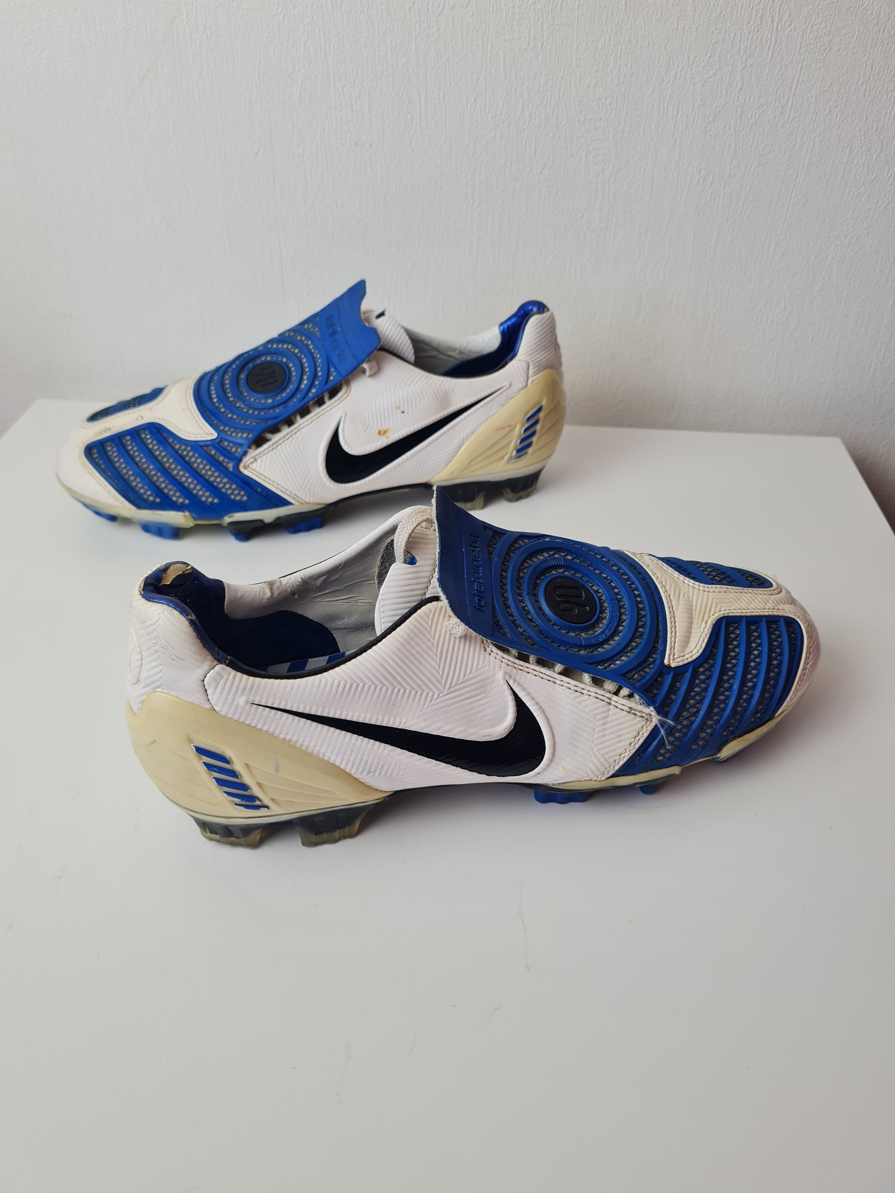 Nike Cleats Nike Total 90 Shoot II FG White/Blue Y3 318793-104 Size US 10.5 / EU 43-44 - 1 Thumbnail