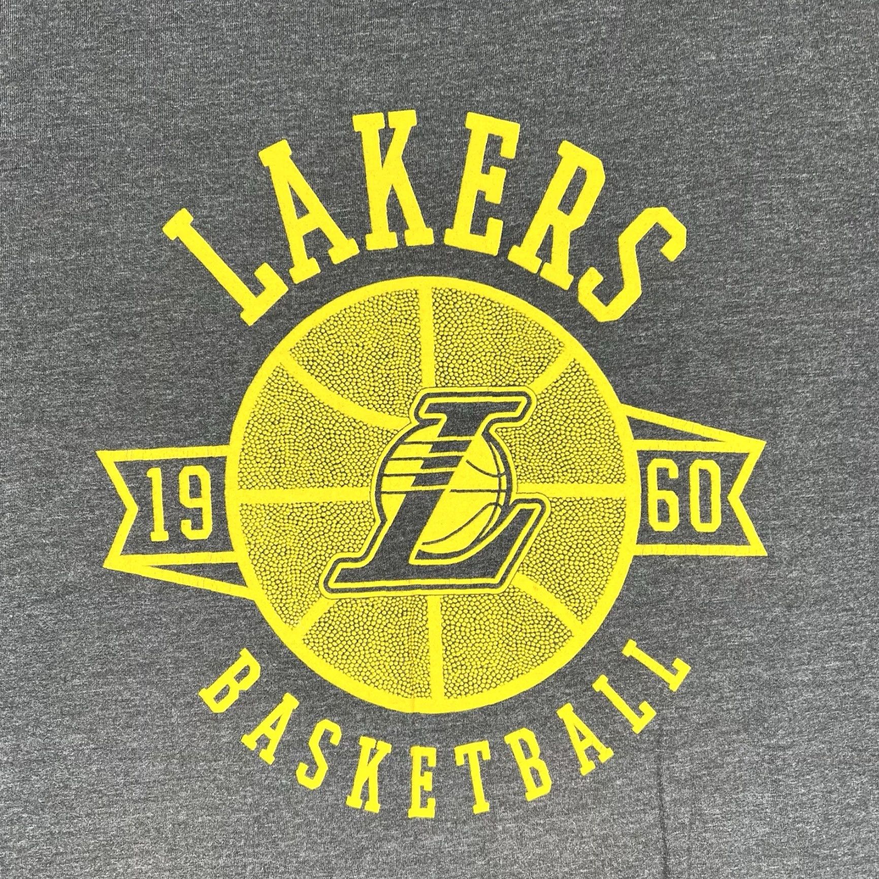 NBA Majestic NBA Basketball Los Angeles Lakers Men’s 2XL T-Shirt Dark Heather Gray Size US XXL / EU 58 / 5 - 6 Thumbnail