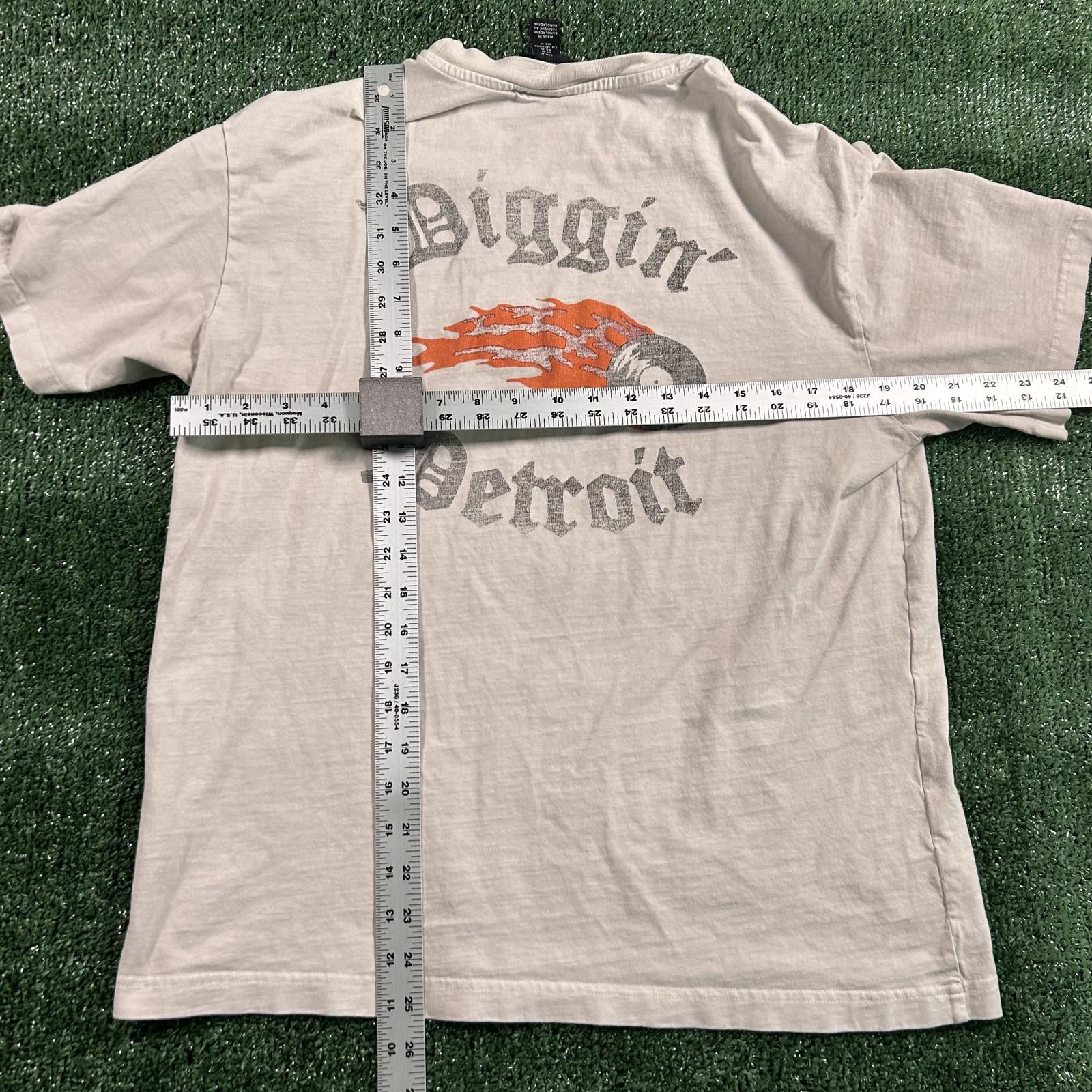 H&M Vintage Style Men's Graphic T-Shirt with 'Diggin' Detroit' Size US M / EU 48-50 / 2 - 2 Thumbnail