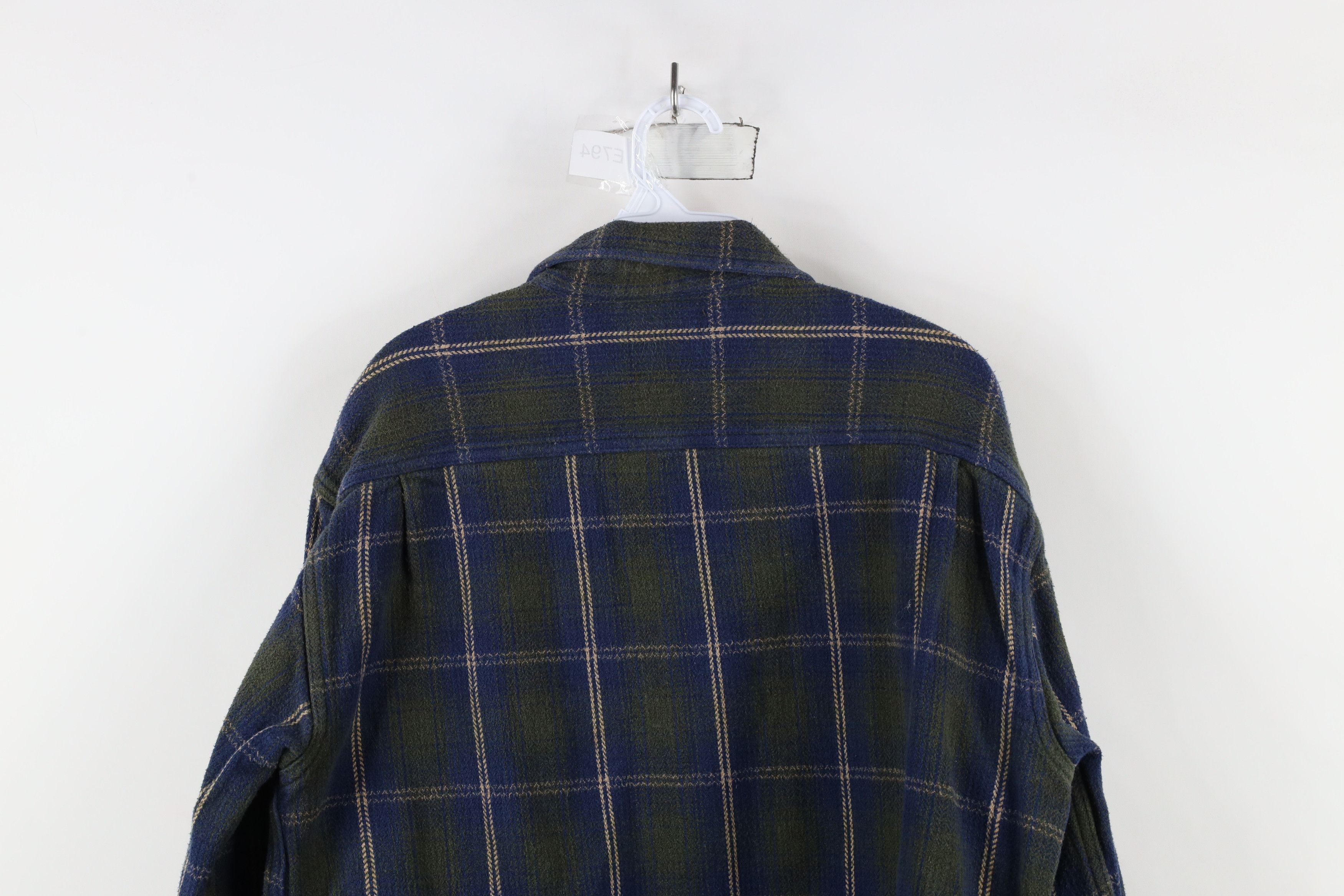 Vintage Vintage 90s Streetwear Heavyweight Button Shirt Plaid Size US L / EU 52-54 / 3 - 11 Thumbnail