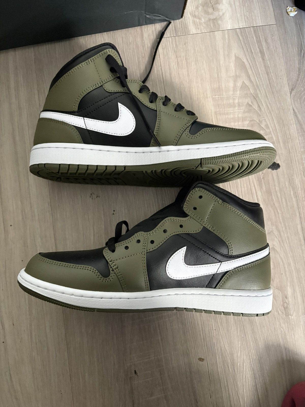 Jordan Brand Jordan 1 mid tops Size US 9 / EU 42 - 3 Thumbnail