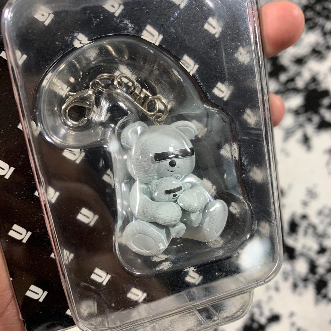 Jun Takahashi Undercover x Medicom Toy Bear Keychain ‘ White Size ONE SIZE - 2 Thumbnail