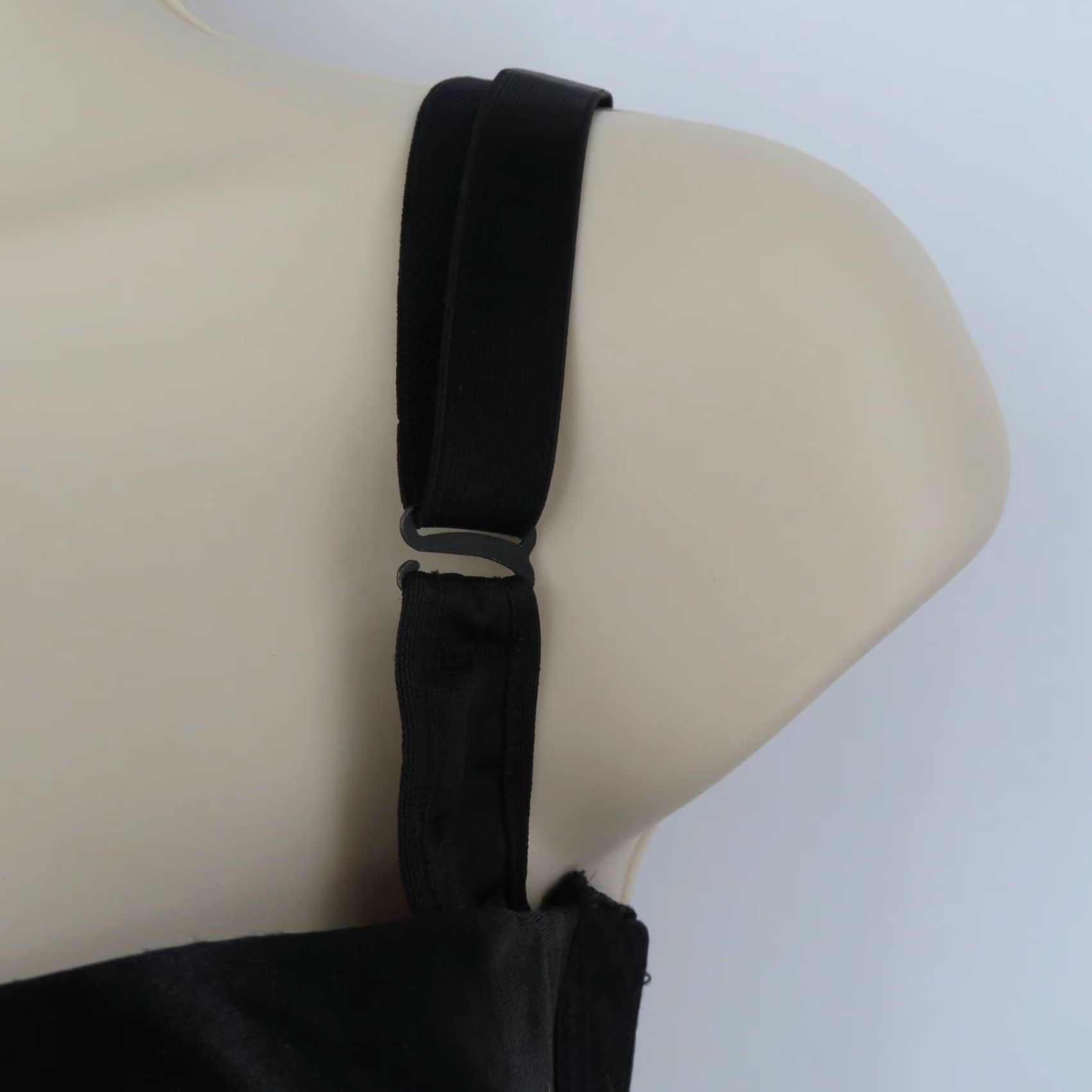 Vintage VTG Bali 36D Black Satin Strapless Bra Underwire Padded Removable Straps Balconette 3370 Womens BKin Size ONE SIZE - 5 Thumbnail