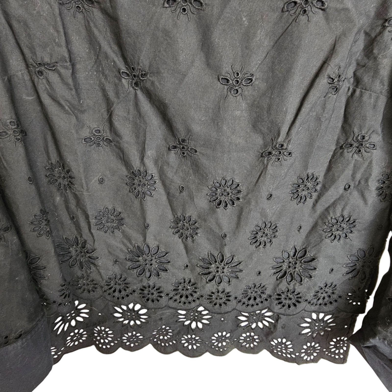 J.Crew J. Crew Womens Funnel Neck Eyelet Shirt Size 6P Black Summer Size M / US 6-8 / IT 42-44 - 4 Thumbnail