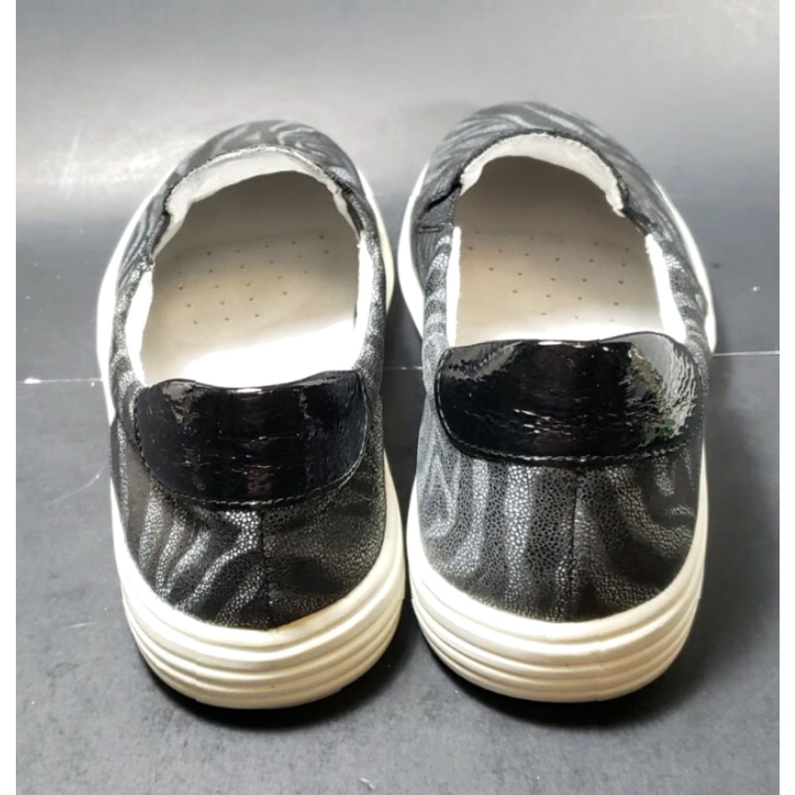 Vintage Remonte Celia Black and White Leather Casual Slip On Loafers Womens 39 40 Slip On Casual Loafers Womens Lime? Size US 9 / IT 39 - 6 Thumbnail