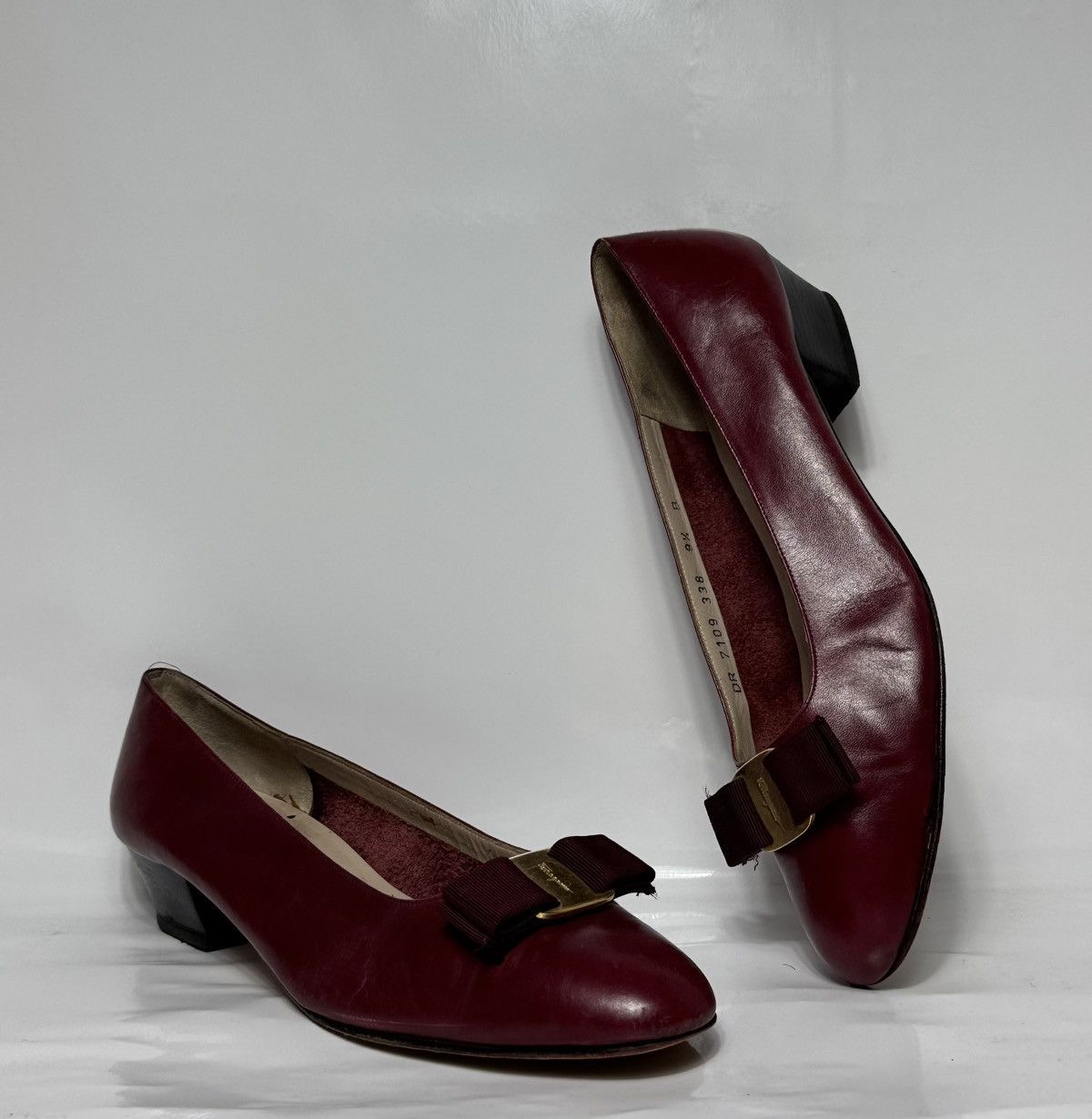 Salvatore Ferragamo Salvatore Ferragamo Women’s Shoes Herl Leather Size 9.5 Size US 9.5 / IT 39.5 - 1 Thumbnail