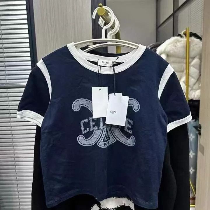 Celine New with tags Celine Triomphe short-sleeve tee XS sale Size XS / US 0-2 / IT 36-38 - 1 Thumbnail