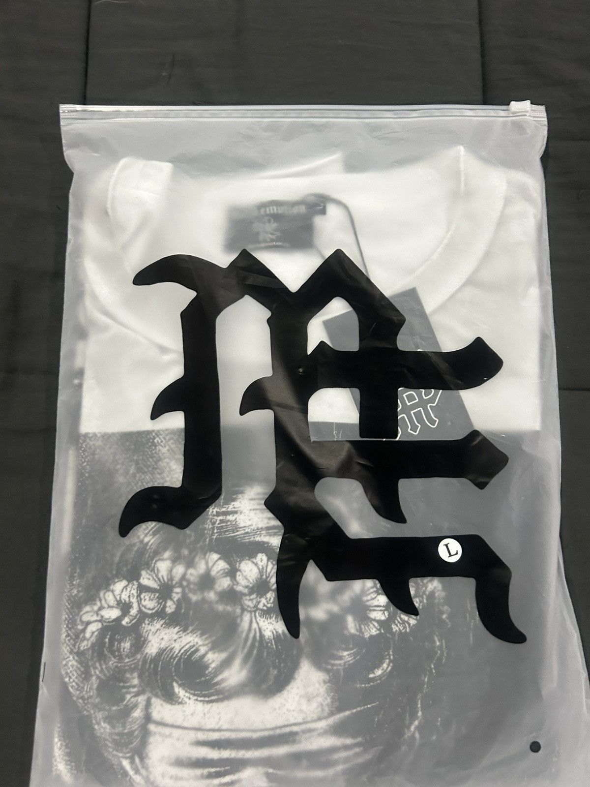 Other Mixed Emotion - "XIX" Blindfolded Angel Graphic Tee - White Size US L / EU 52-54 / 3 - 16 Thumbnail