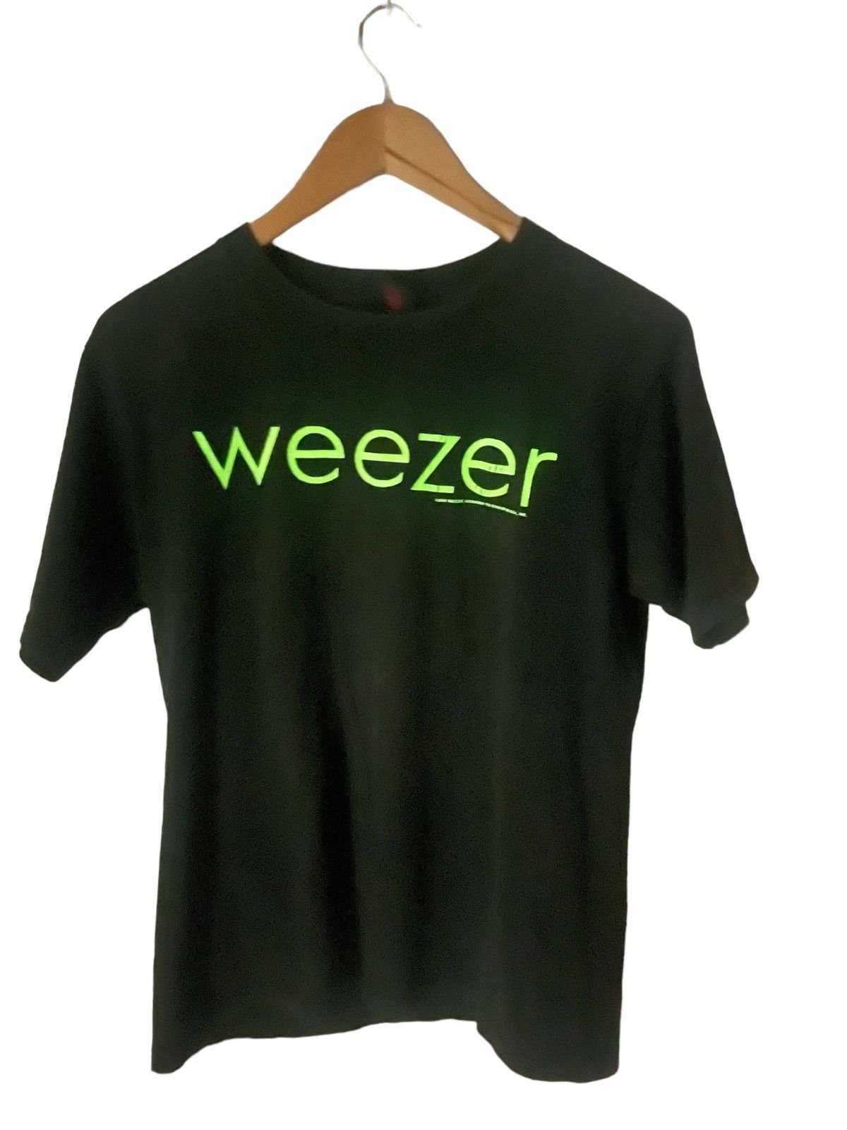 Band Tees Vintage 2005 Weezer glow in the dark shirt Size US S / EU 44-46 / 1 - 3 Thumbnail