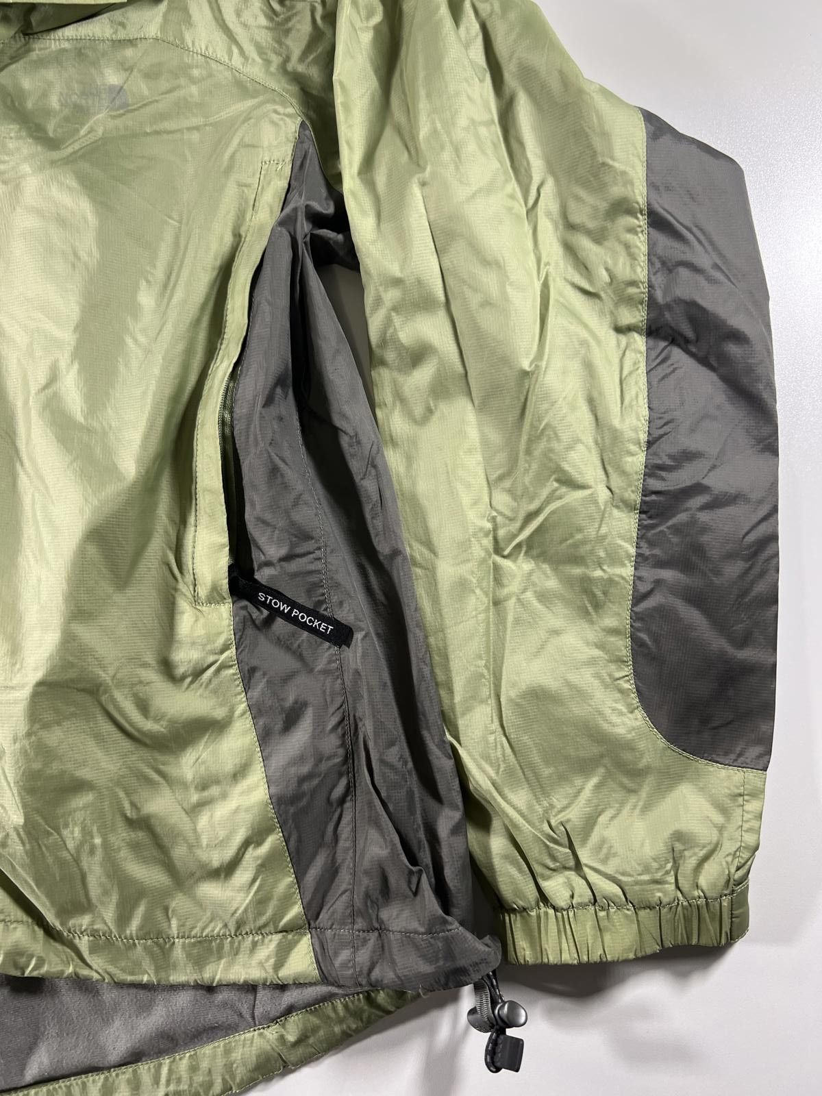 The North Face The North Face Women's Lightweight Nylon Jacket Size L Size L / US 10 / IT 46 - 4 Thumbnail