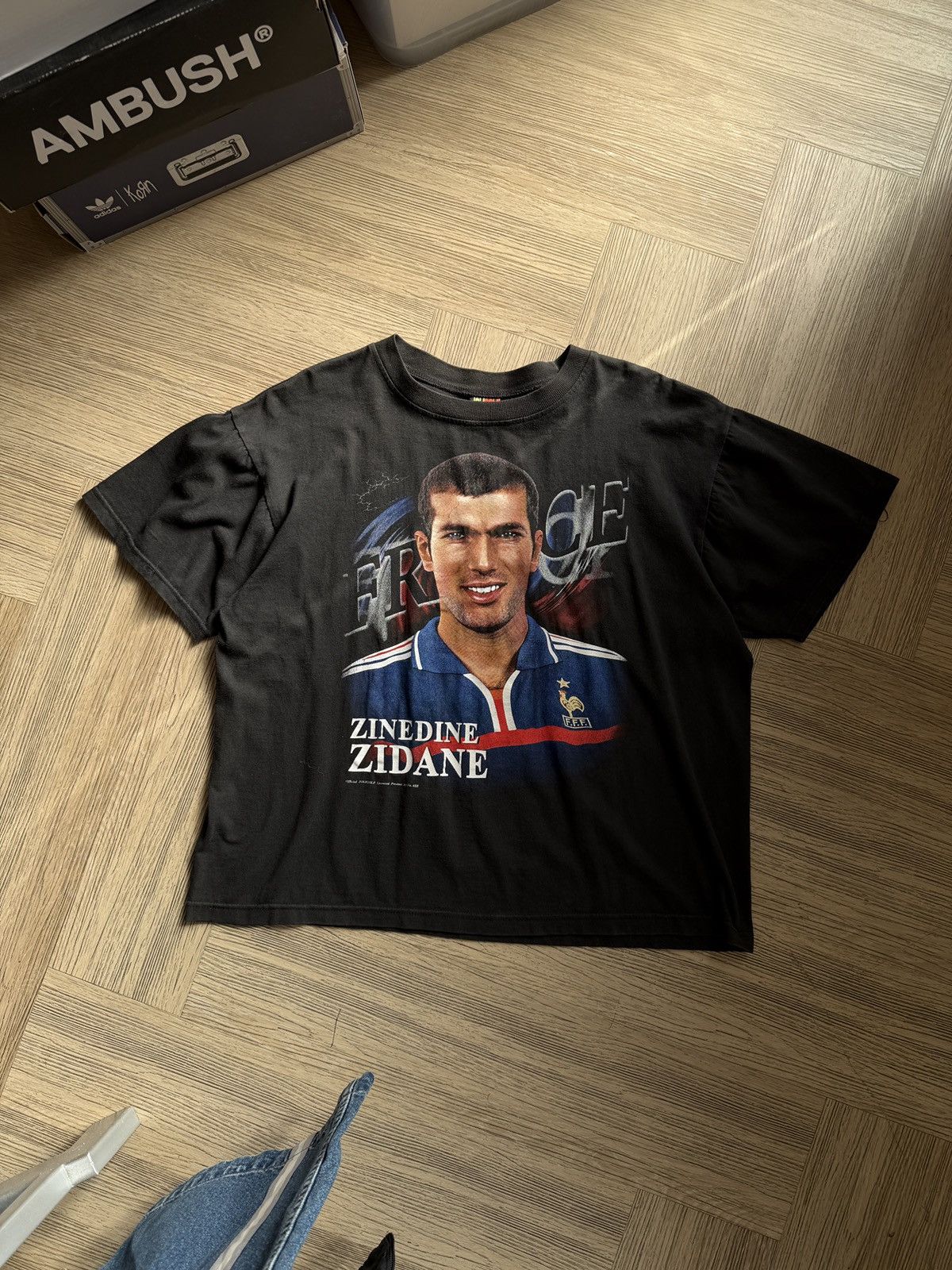 Vintage Vintage Zinedine Zidane No.10 Thai Bootleg T-shirt Size US L / EU 52-54 / 3 - 1 Thumbnail