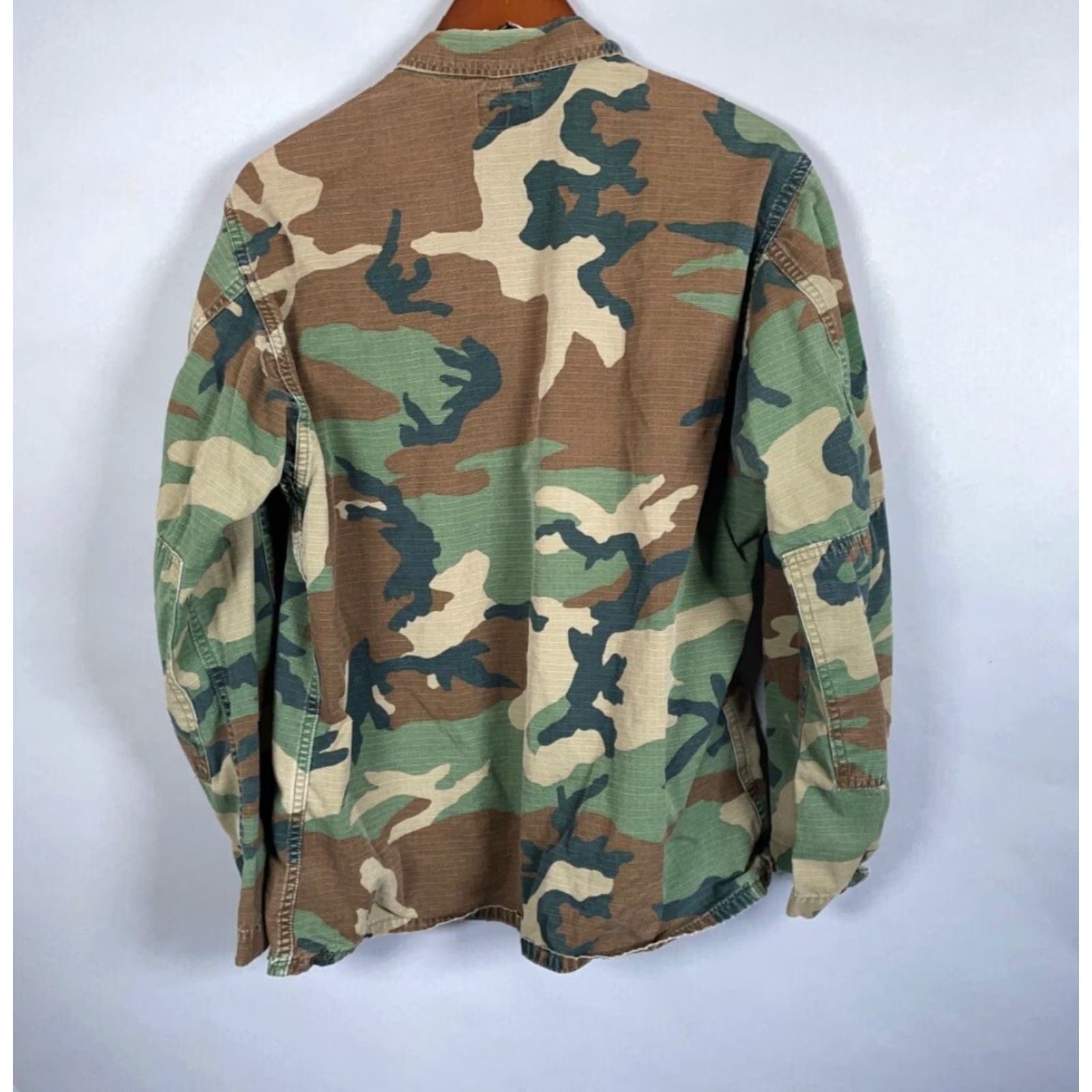 Vintage VTG Carbon Hill Army Woodland Camo Jacket Adult M Regular Green 80s Military Shirt Womens Mens? Size US M / EU 48-50 / 2 - 3 Thumbnail