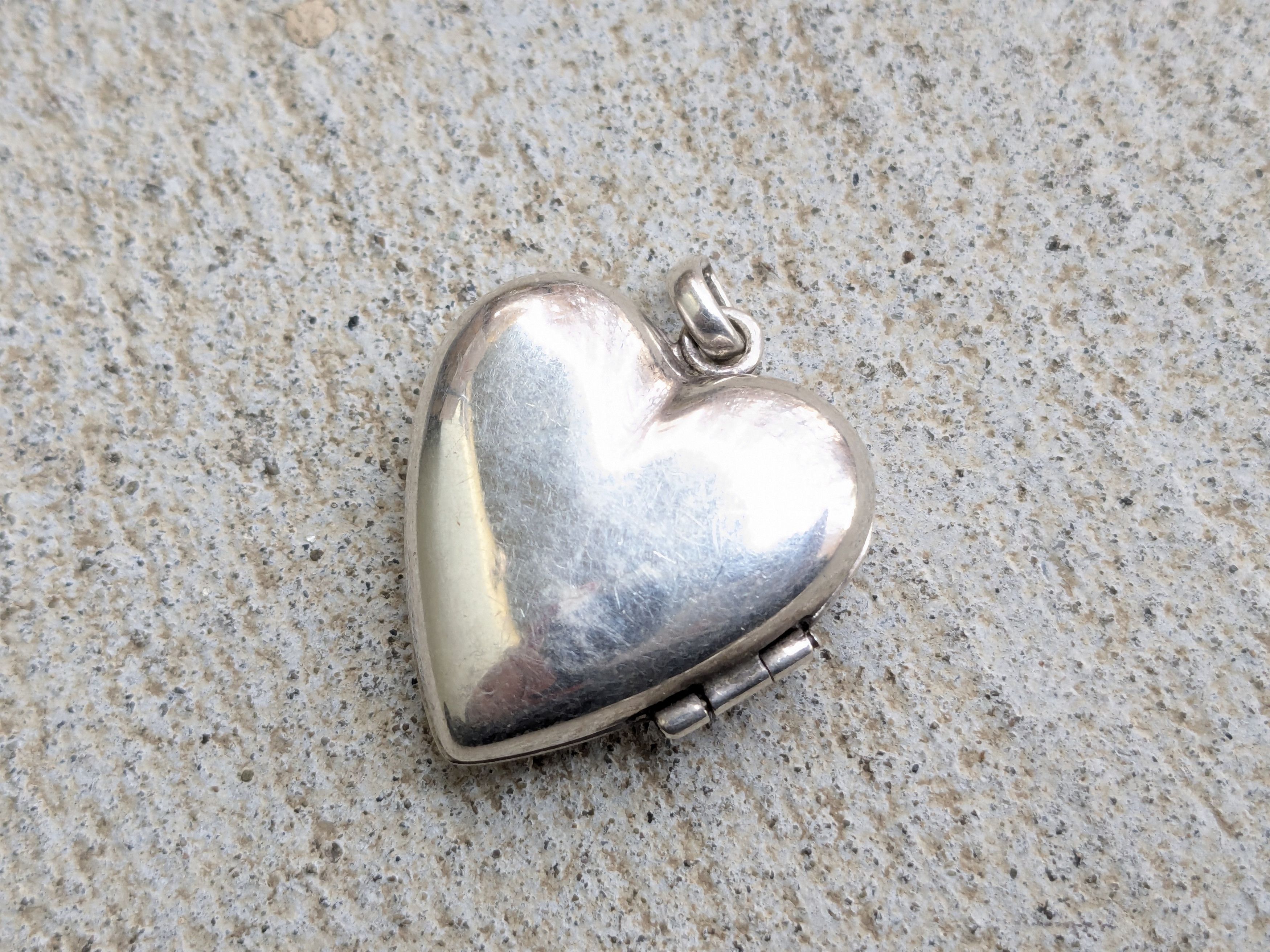 Jewelry Vintage Sterling Silver Heart Pendant Locket Picture Size ONE SIZE - 3 Thumbnail
