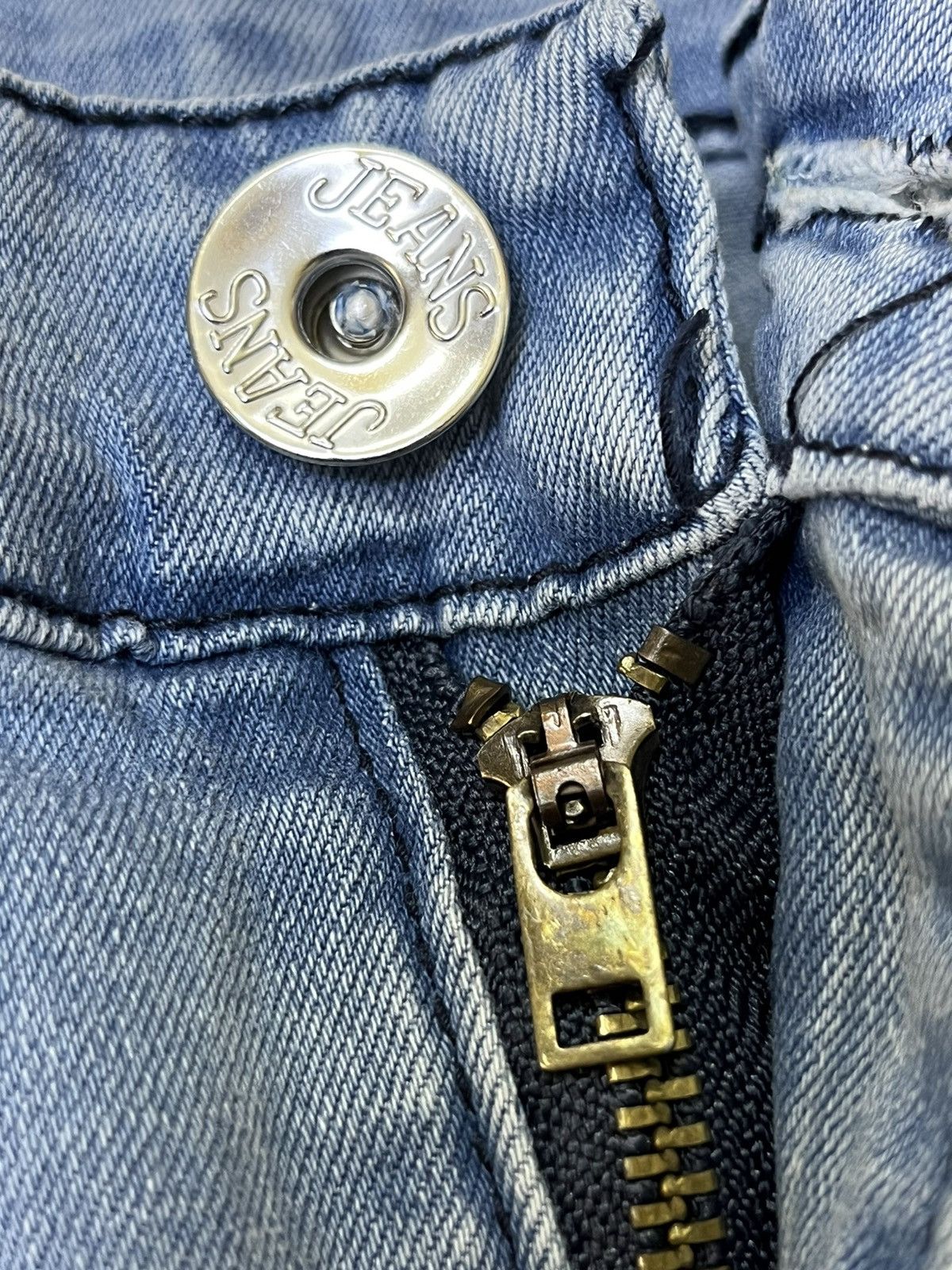 Japanese Brand JAPANESE DENIM STRETCH COTTON DISTRESS STYLE JEANS Size US 32 / EU 48 - 9 Thumbnail