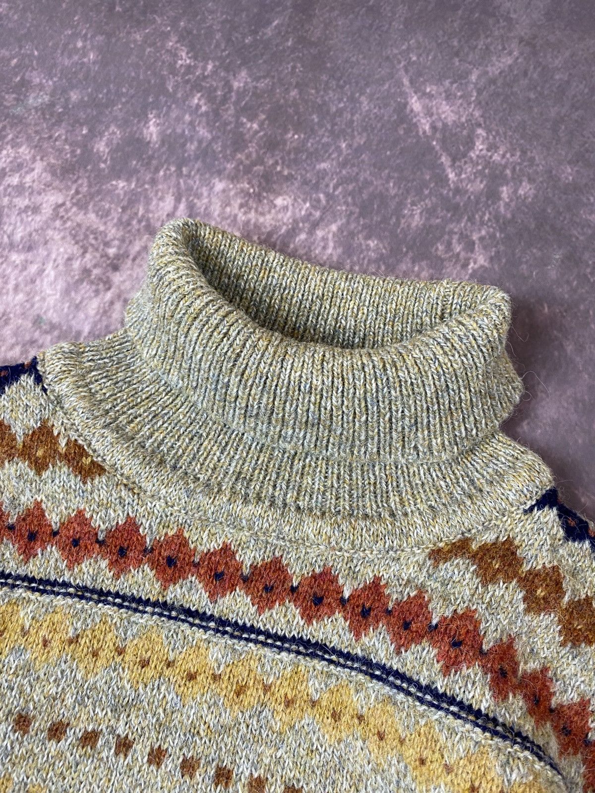Vintage Fisherman Out Of Ireland FairIsle Knitted Turtleneck Sweater Size US S / EU 44-46 / 1 - 2 Thumbnail