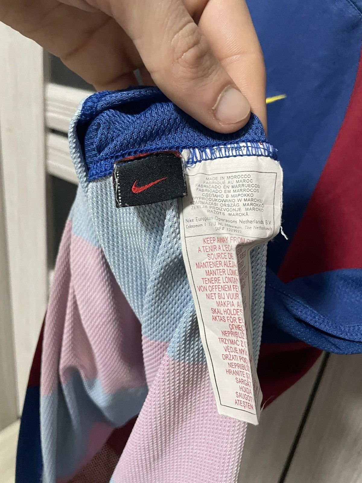 Nike Vintage Nike FC Barcelona 06/07 Home Football Jersey Size US S / EU 44-46 / 1 - 15 Thumbnail