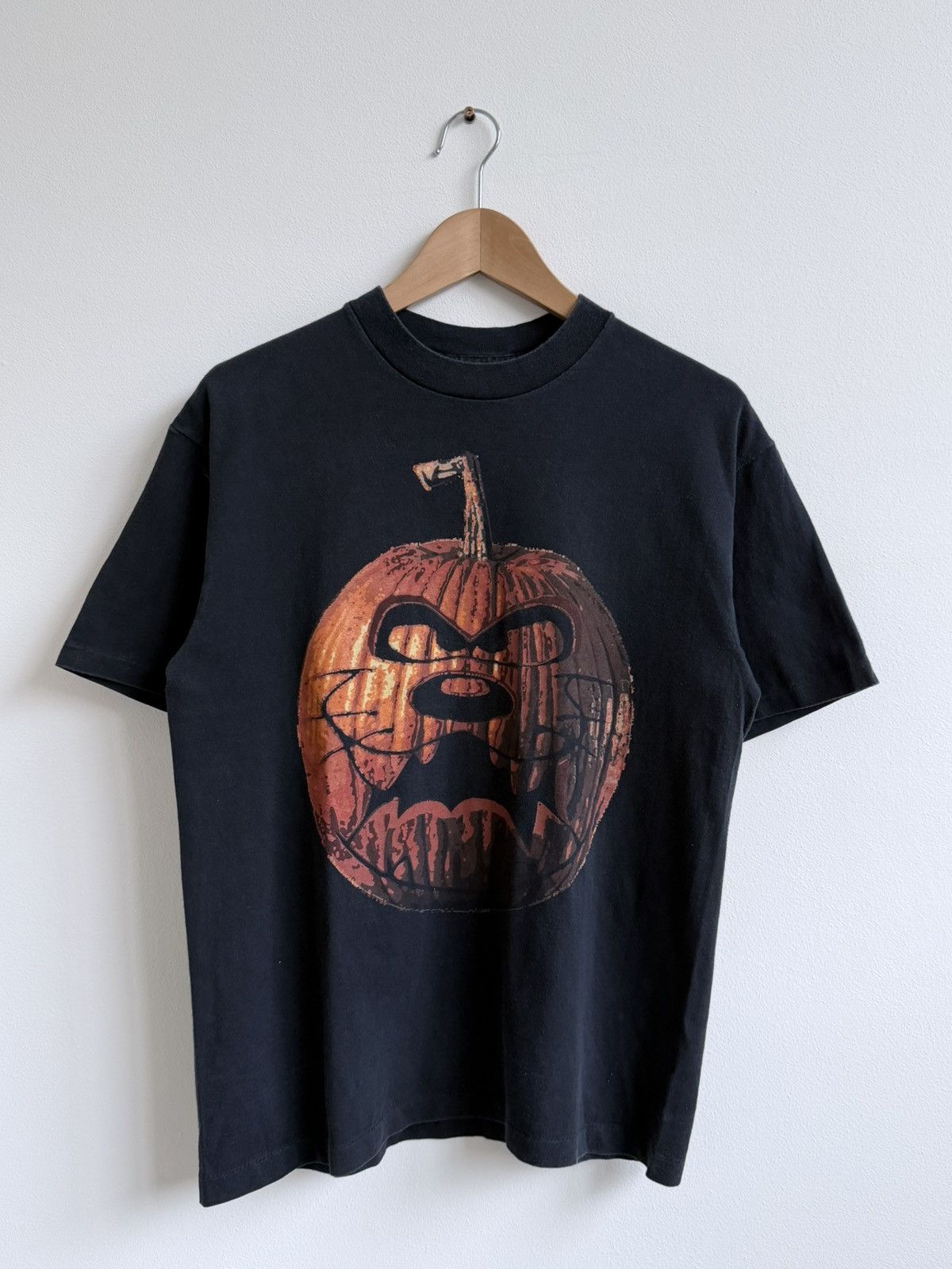 Cartoon Network Vintage 90s Taz Looney Tunes Pumpkin Halloween T-shirt Tee Size US M / EU 48-50 / 2 - 1 Thumbnail