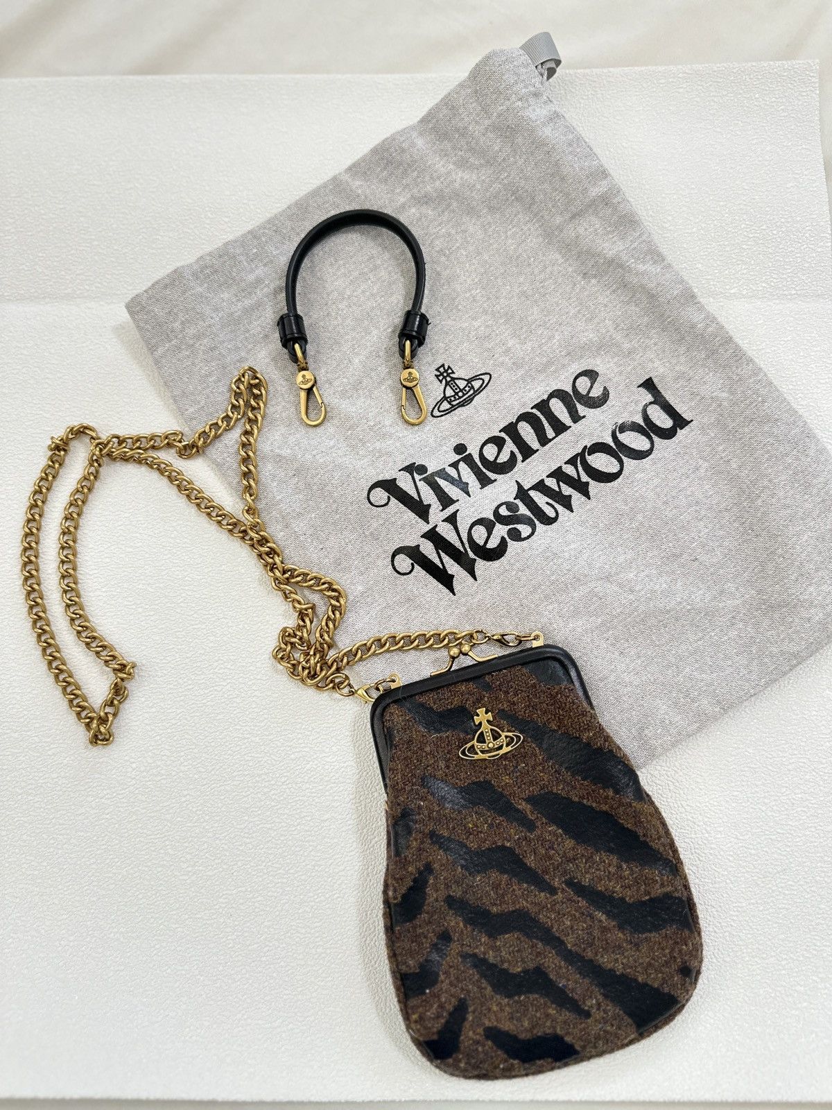 Vivienne Westwood NWOT Authentic Vivienne Westwood black in tiger chain purse Size ONE SIZE - 1 Thumbnail