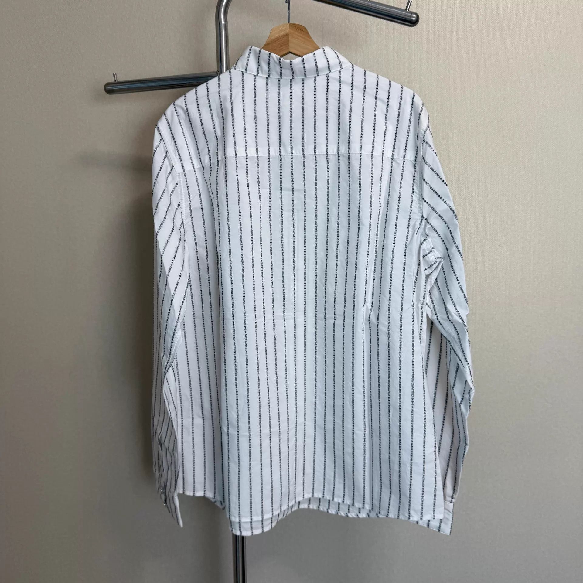 Chrome Hearts Chrome Hearts White Sanskrit Silver Button Shirt XL Size US XL / EU 56 / 4 - 2 Thumbnail