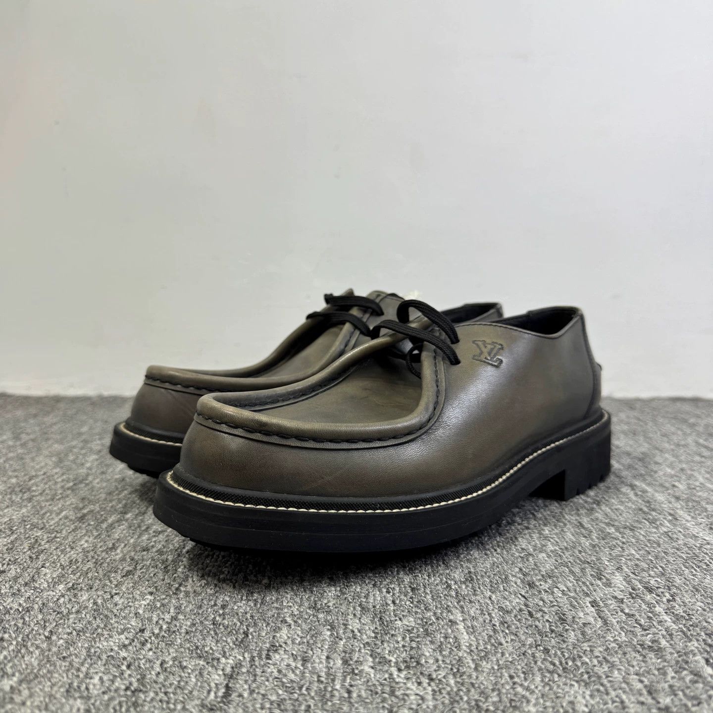 Louis Vuitton LV Cowhide 98 New US 6.5 Loafers Size US 6.5 / EU 39-40 - 1 Thumbnail