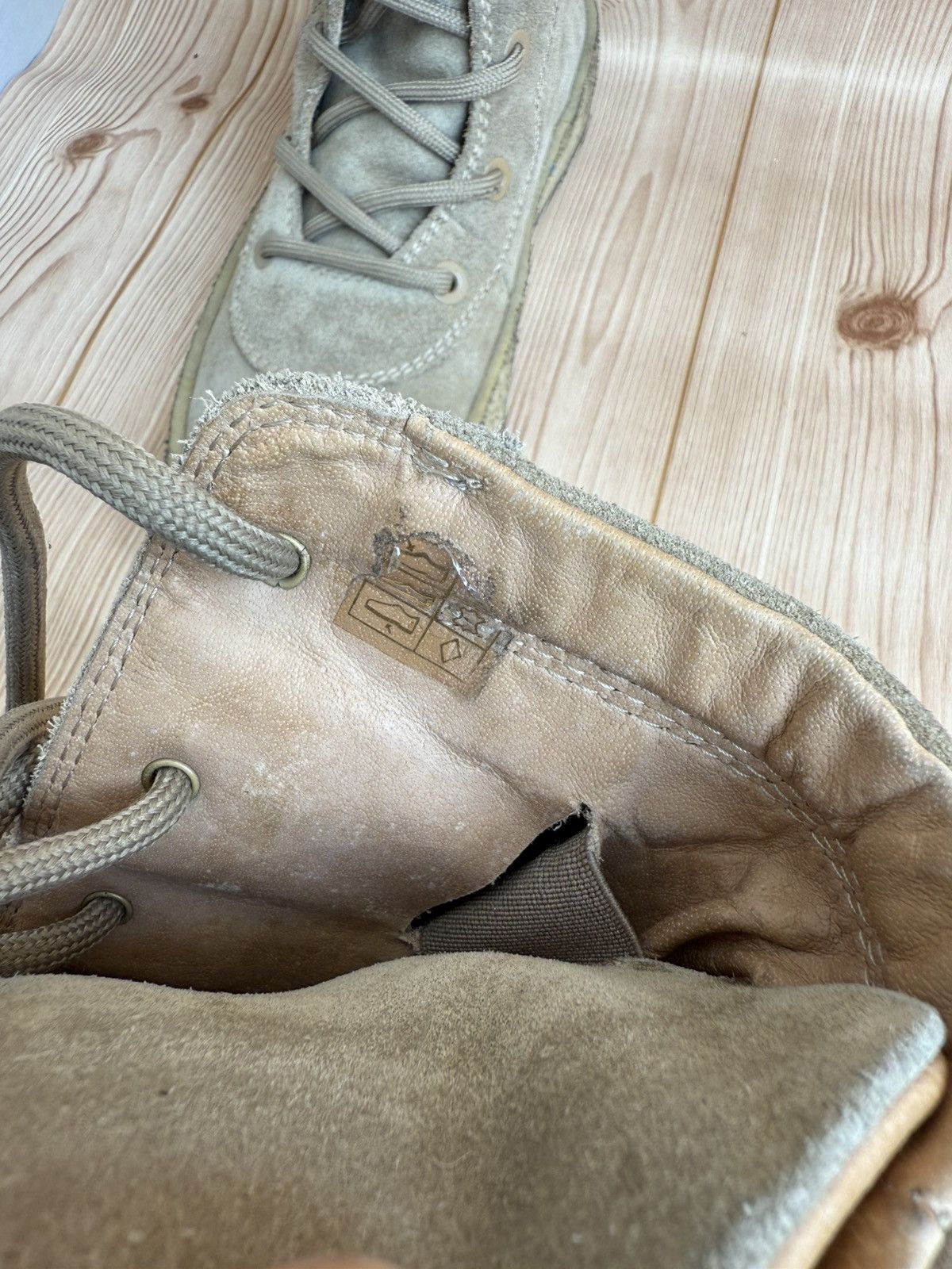 Yeezy Crepe suede boots Size US 10 / EU 43 - 8 Thumbnail