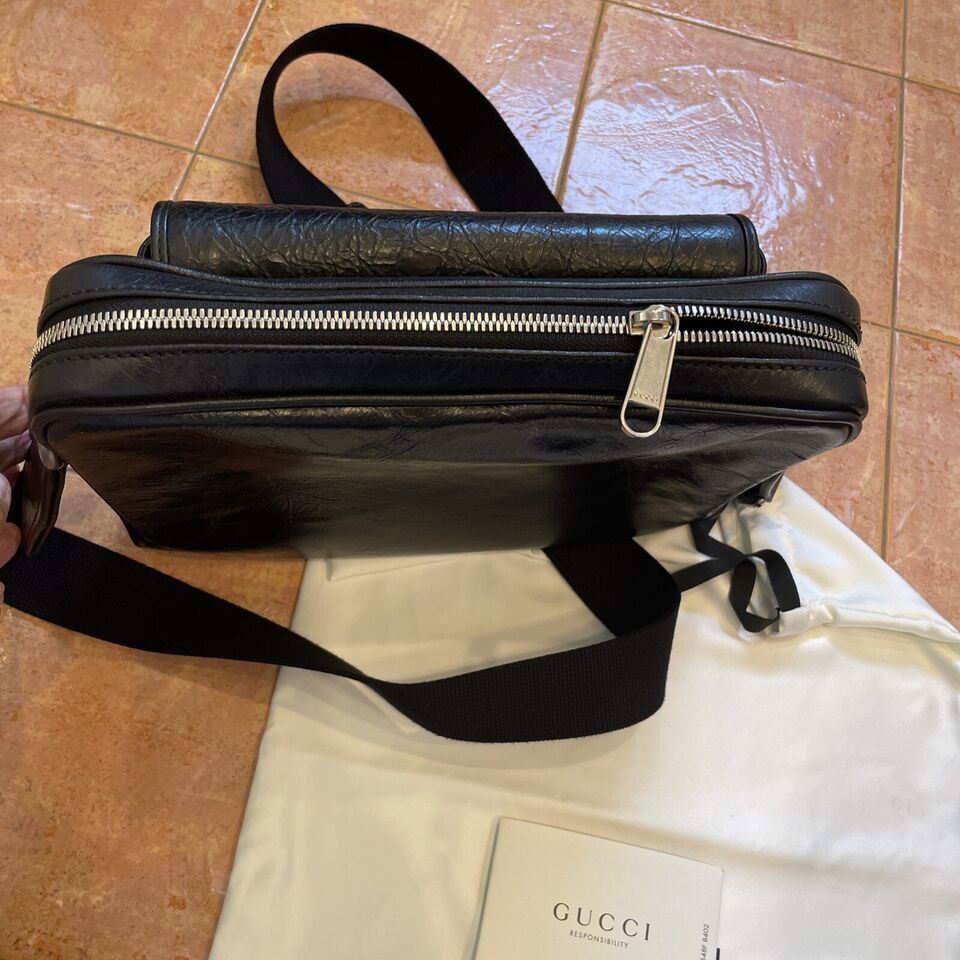 Gucci 100% Authentic Gucci leather cross body bag in black $2400 Size ONE SIZE - 7 Thumbnail