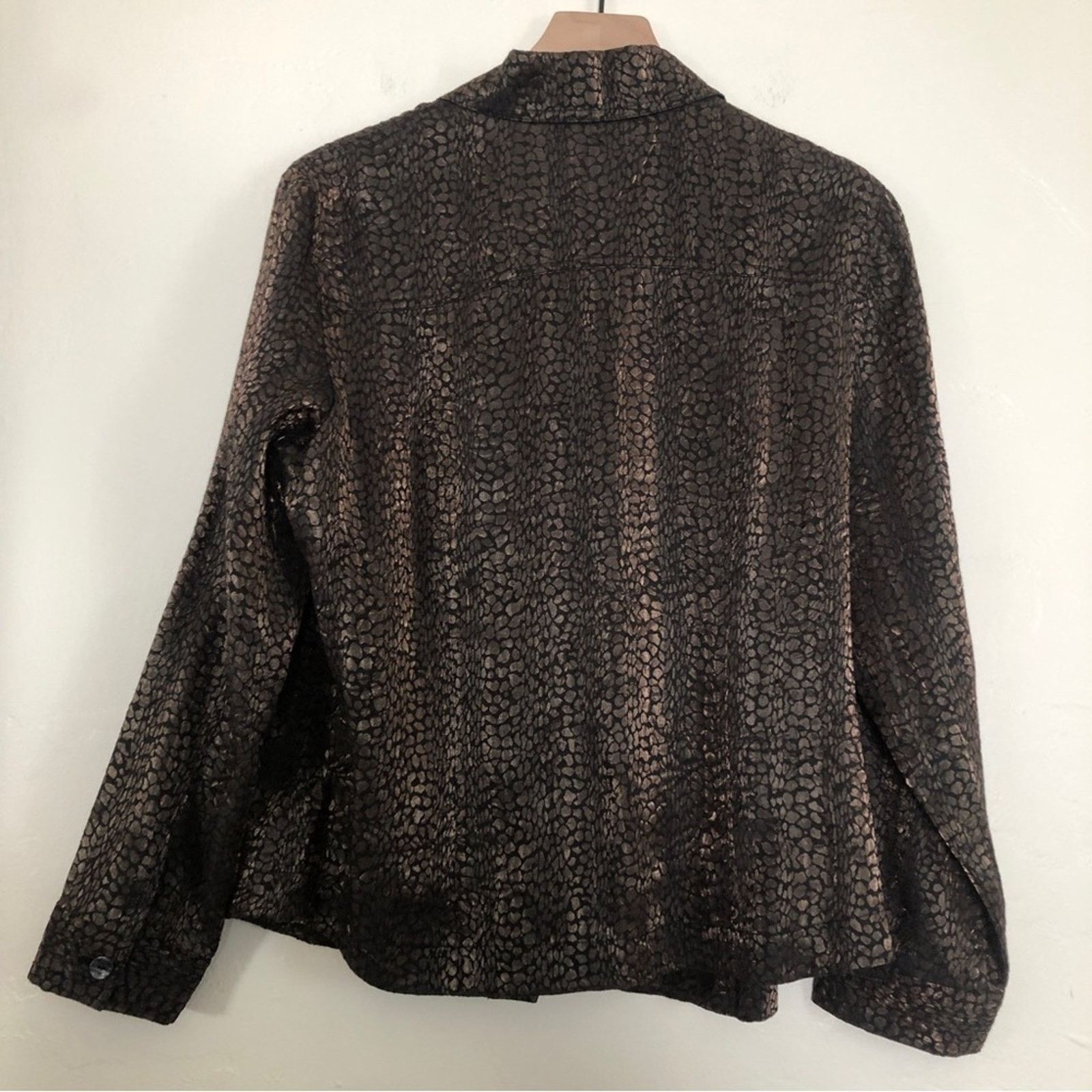 Chicos Chico's Leopard Metallic Black Gold Button Blouse Shirt Top Size M / US 6-8 / IT 42-44 - 6 Thumbnail