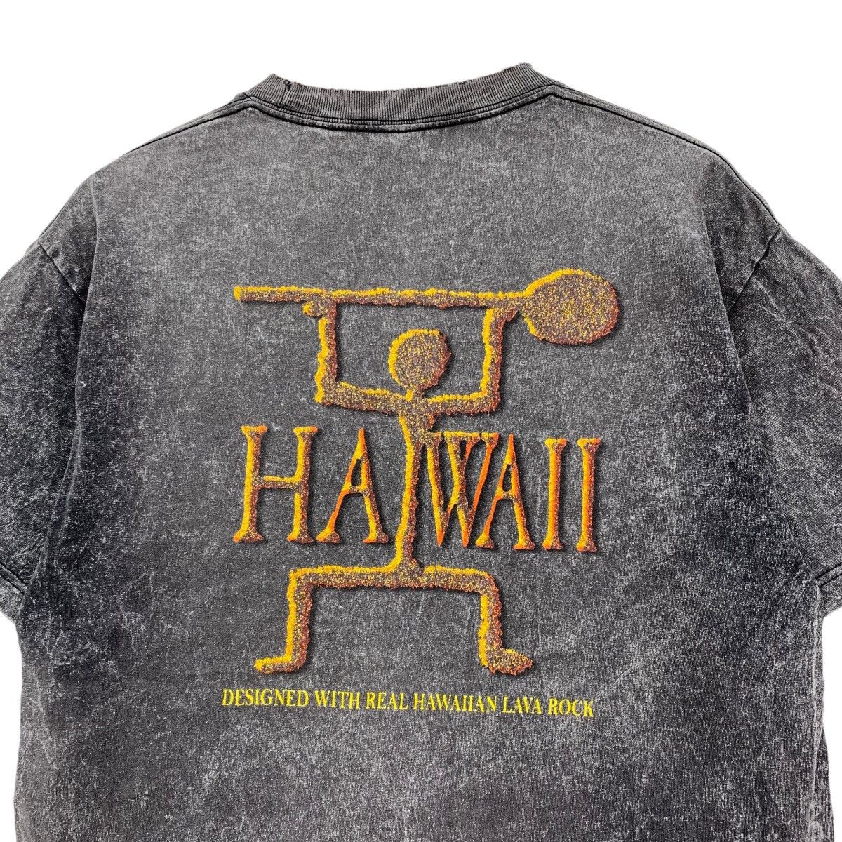 Vintage Vintage 90s HAWAII Real Hawaiian Lava Rock Red Dirt Tshirt Size US M / EU 48-50 / 2 - 2 Thumbnail