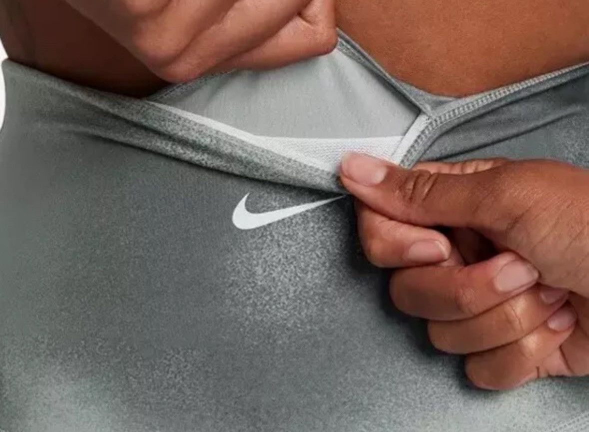 Nike Women Nike High Rise Waist Printed Legging Dri-Fit Pants Si Size 25" / US 0 / IT 36 - 4 Thumbnail
