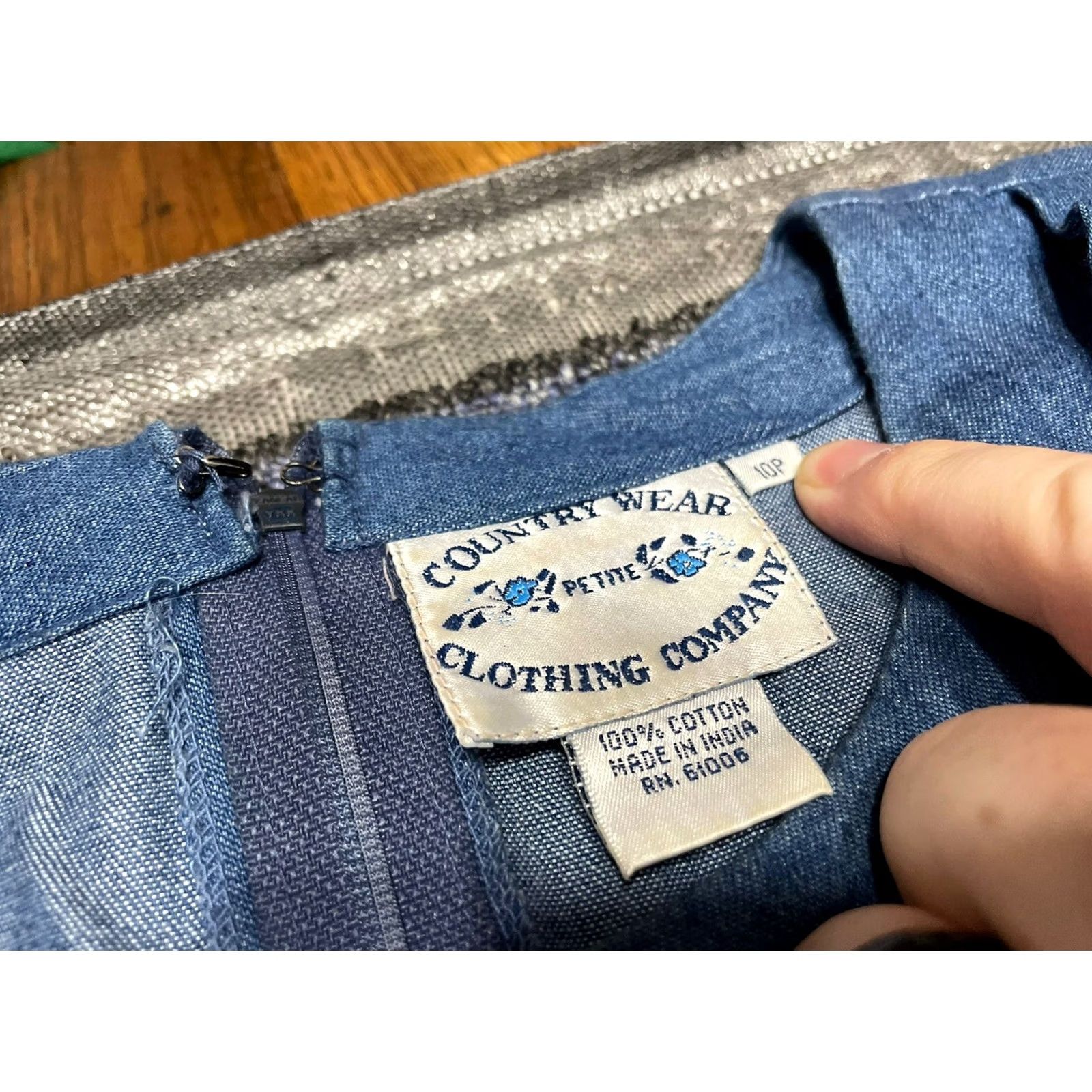 Denime VINTAGE Country Wear Clothing Company Dress 10P Lace Collar 90s Denim Cottage Blue Midi Cotton Size L / US 10 / IT 46 - 2 Thumbnail