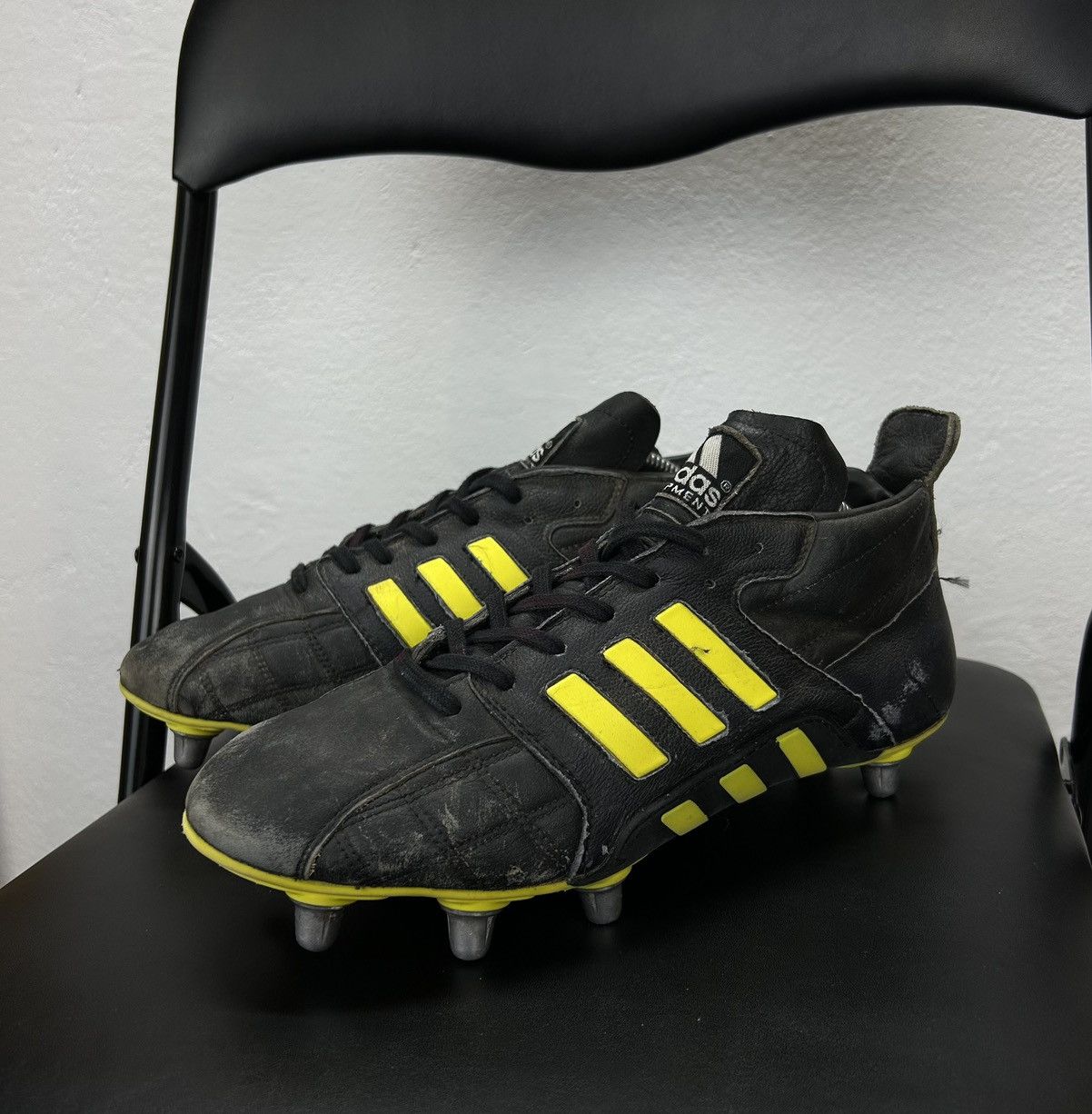 Adidas × Equipment × Vintage Adidas Equipment Vintage Football Boots Black France Size US 10 / EU 43 - 1 Thumbnail