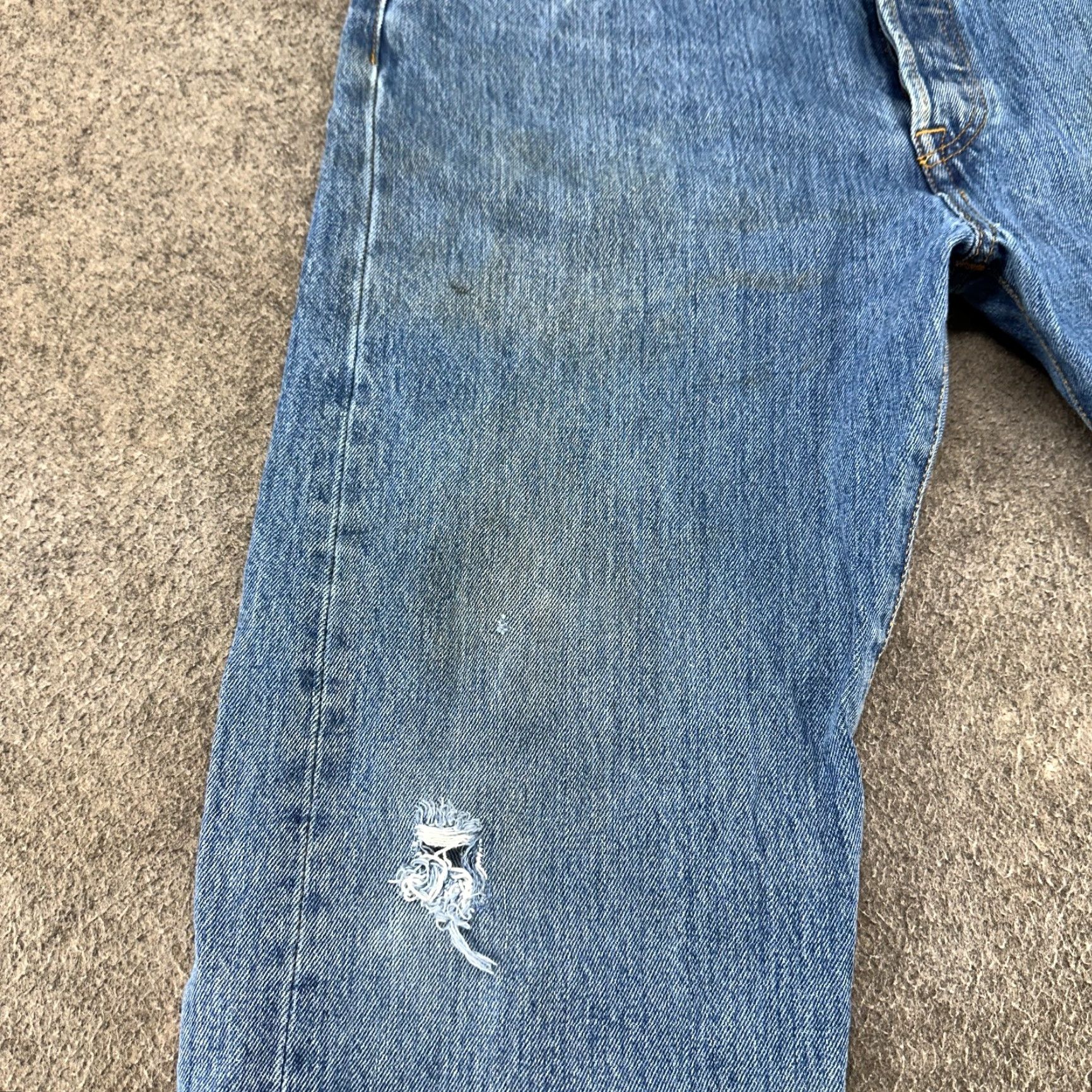Levi's VINTAGE Levi's 501 Jeans Mens 34x32 Blue Light Distressed Straight Regular Style Retro 5-Pocket Mens Jeans Size US 34 / EU 50 - 3 Thumbnail